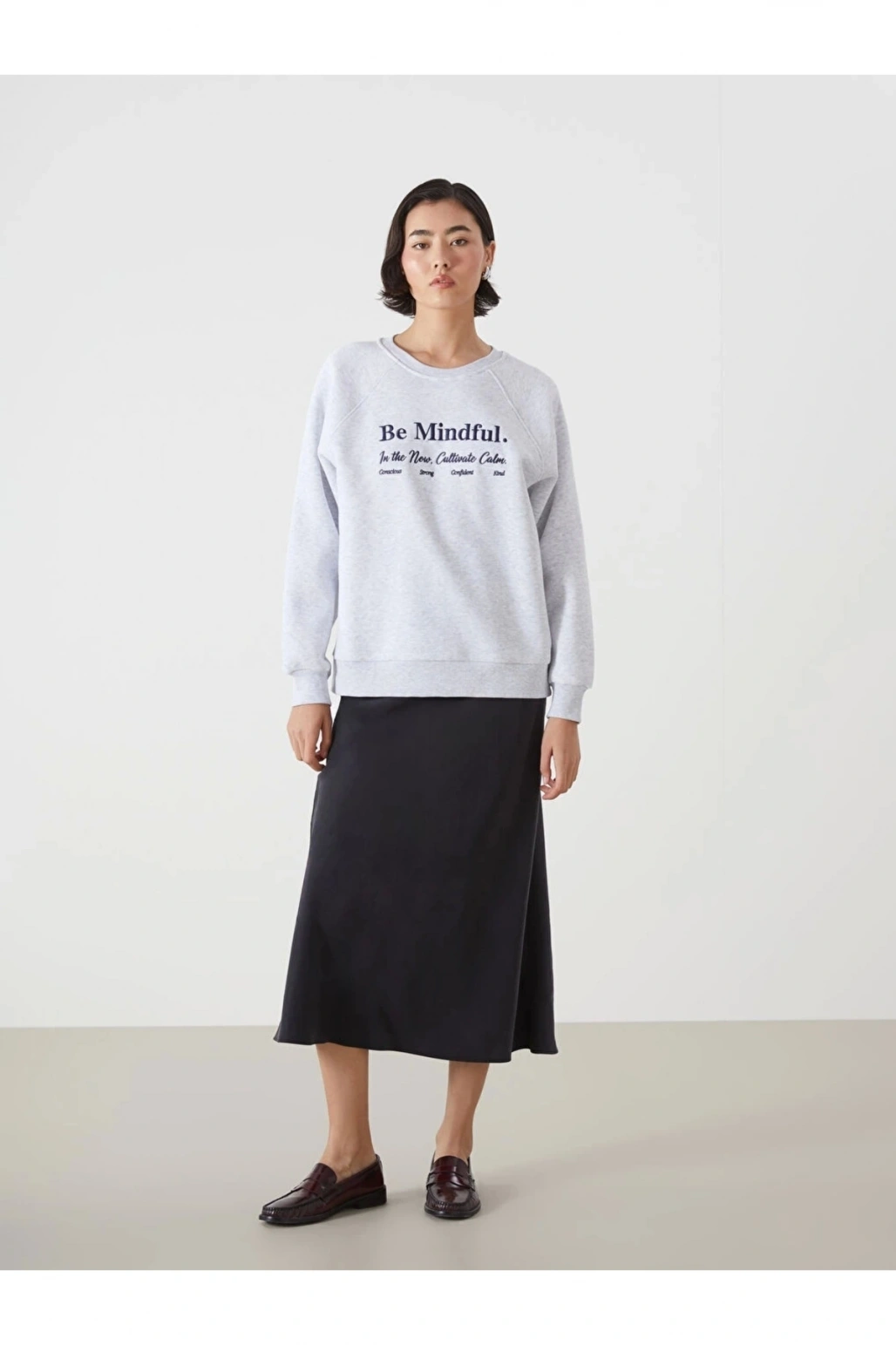 LCW Vision Beyaz Bisiklet Yaka Nakışlı Kadın Kalın Sweatshirt