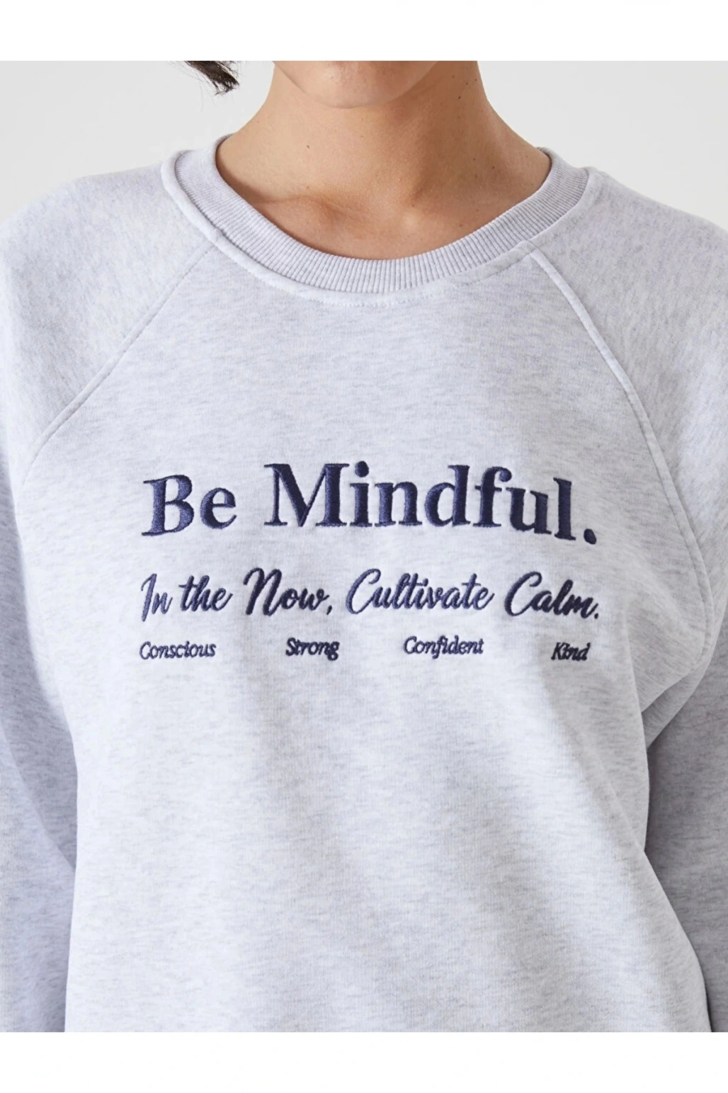 LCW Vision Beyaz Bisiklet Yaka Nakışlı Kadın Kalın Sweatshirt