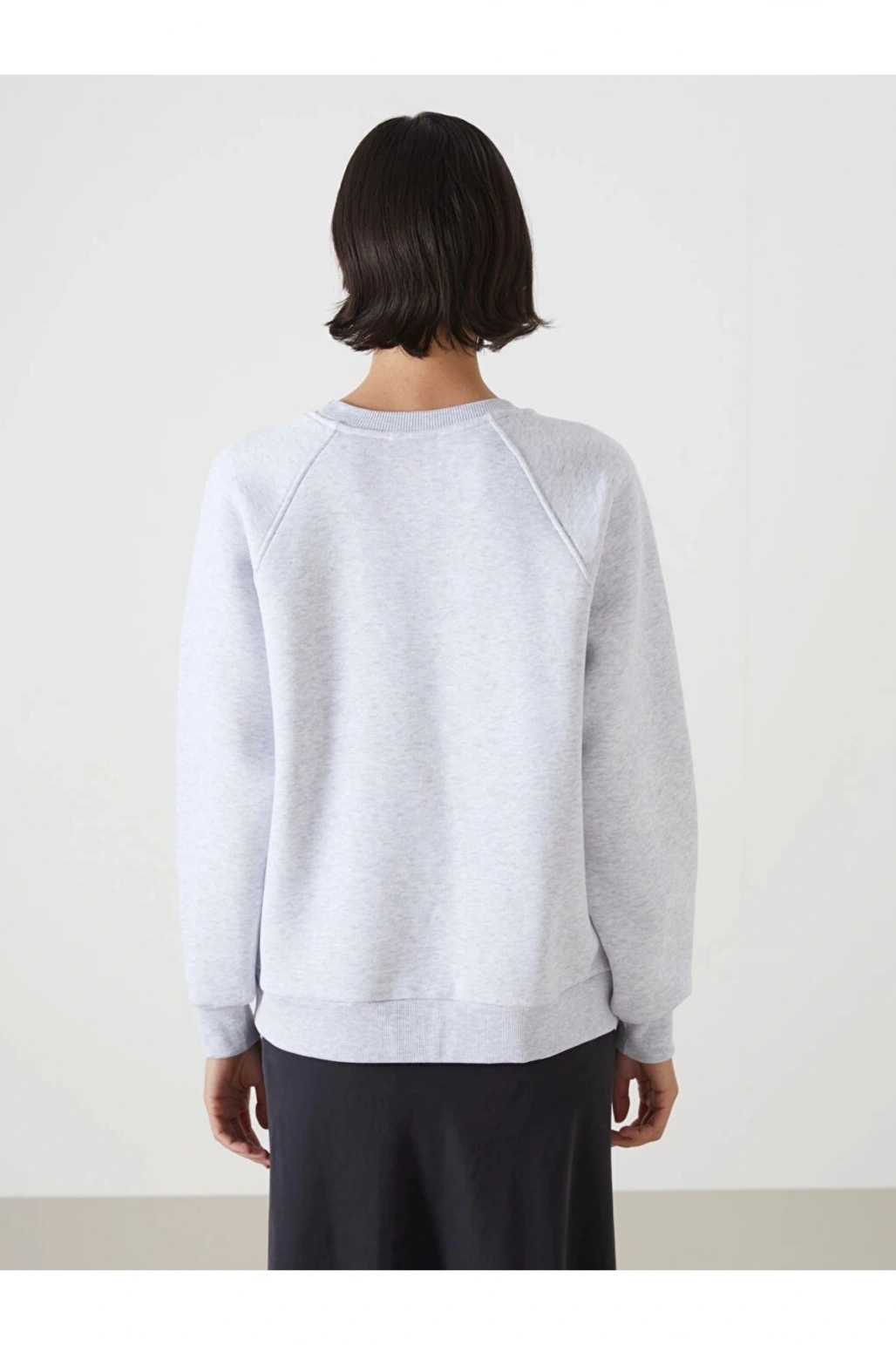 LCW Vision Beyaz Bisiklet Yaka Nakışlı Kadın Kalın Sweatshirt