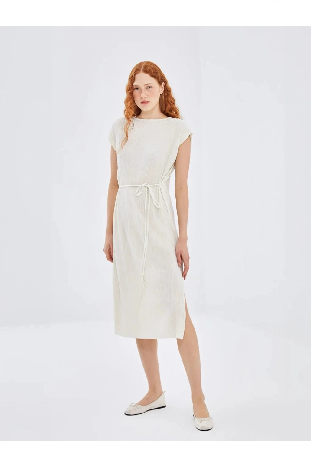 LCW Vision Buxe Beyazı Bisiklet Yaka Dokulu Kadın Elbise