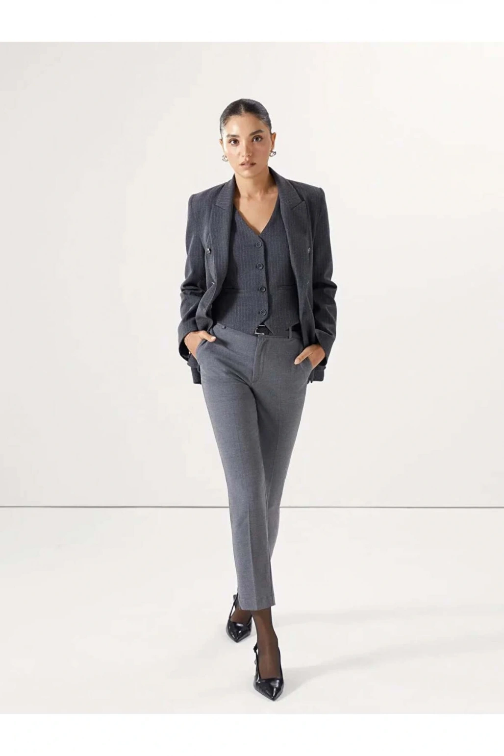 LCW Vision Gri Beli Kemerli Havuç Kesim Kadın Pantolon