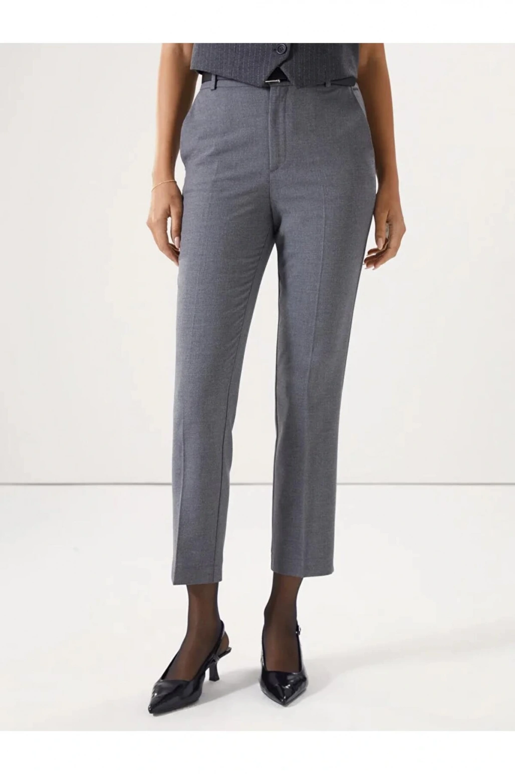 LCW Vision Gri Beli Kemerli Havuç Kesim Kadın Pantolon