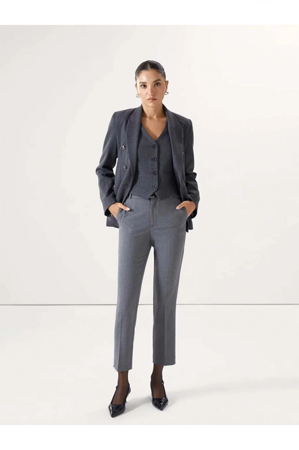 LCW Vision Gri Beli Kemerli Havuç Kesim Kadın Pantolon