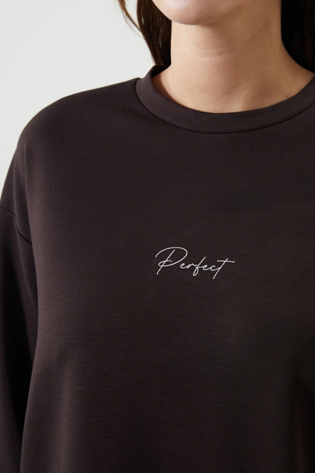 LCW Vision Kahverengi Bisiklet Yaka Nakışlı Oversize Kadın Sweatshirt