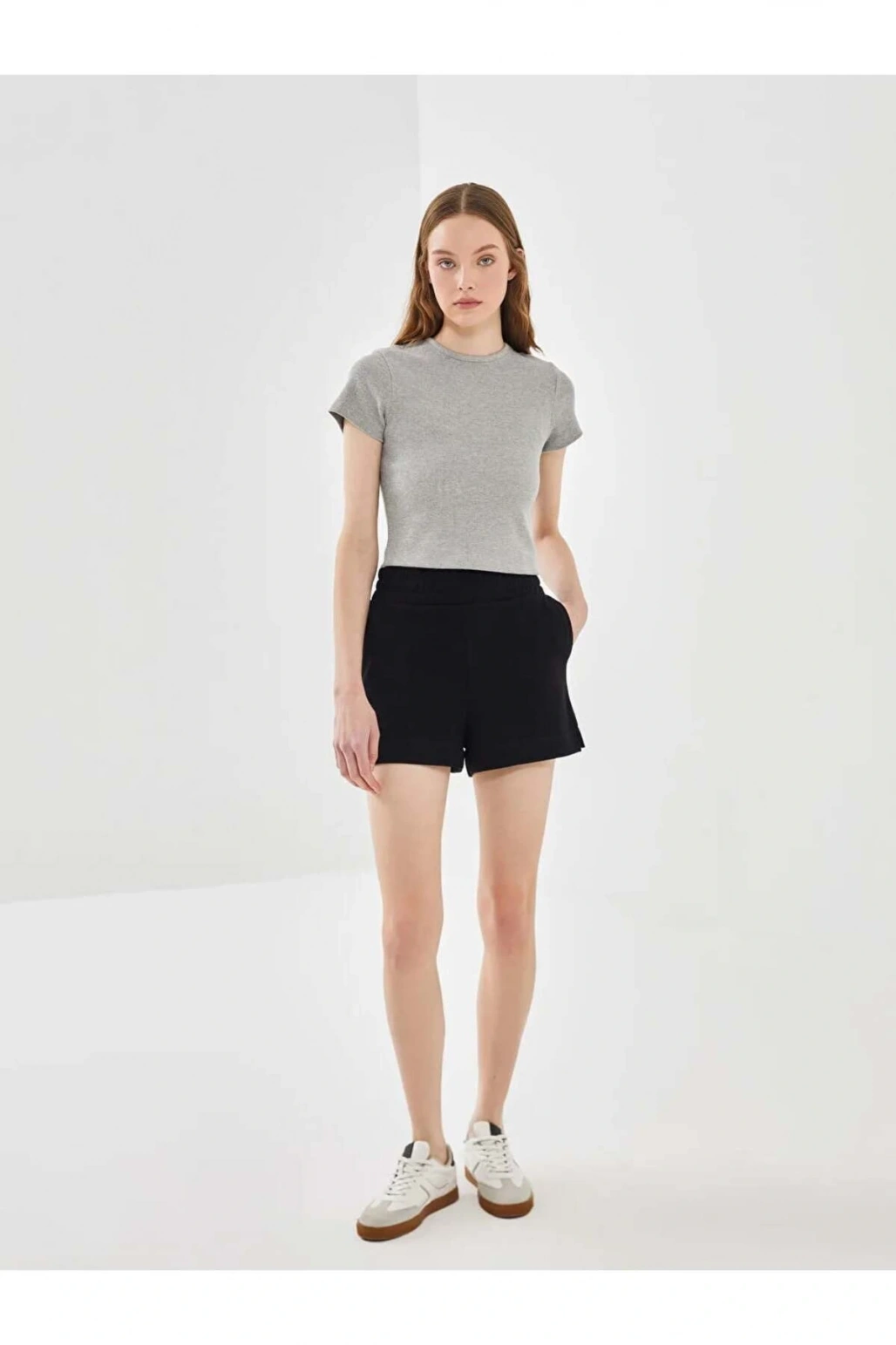 LCW Vision Siyah Beli Lastikli Kadın Şort