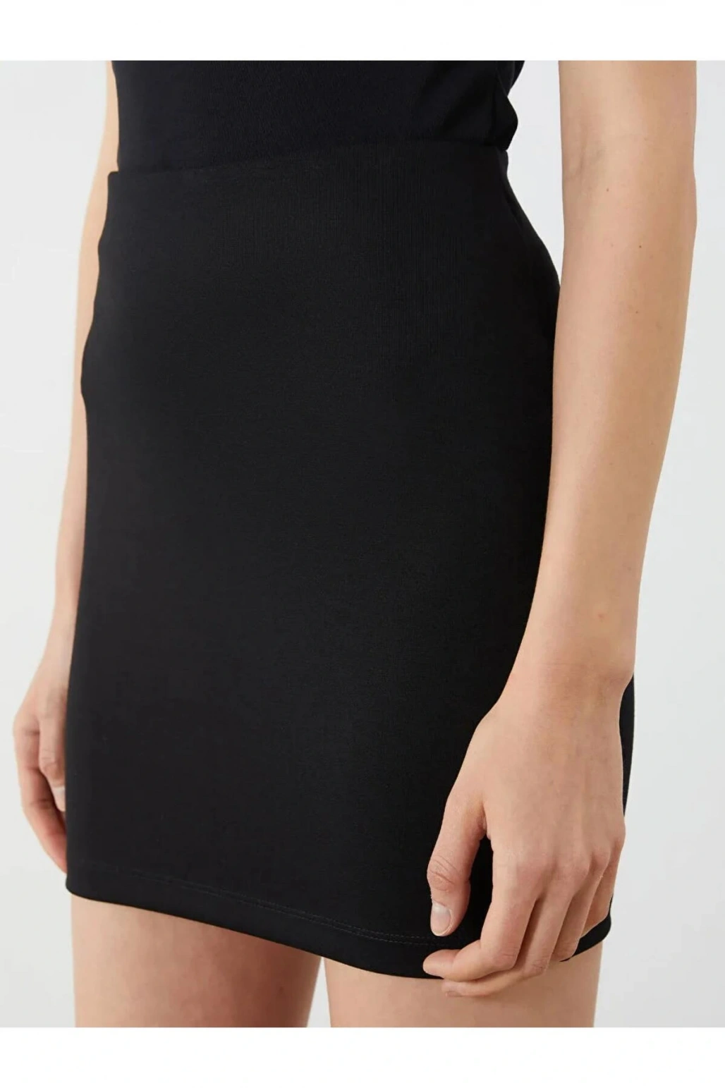 LCW Vision Siyah Beli Lastikli Mini Etek