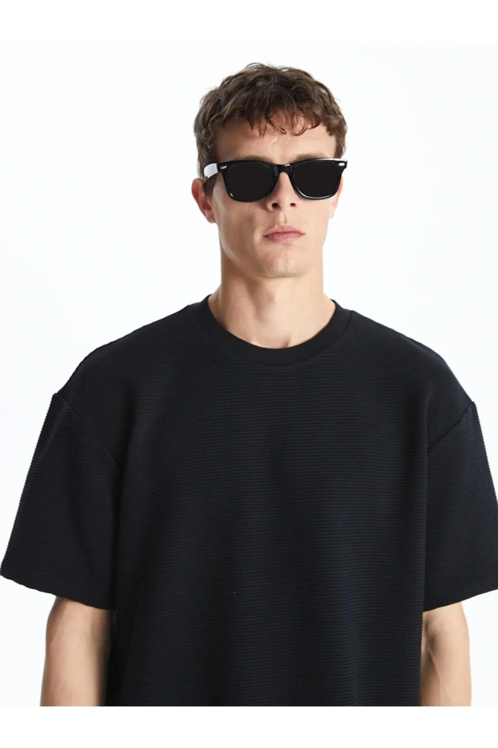 LCW Vision Siyah Bisiklet Yaka Kısa Kollu Erkek Dokulu Tişört  İlk siz değerlendirin