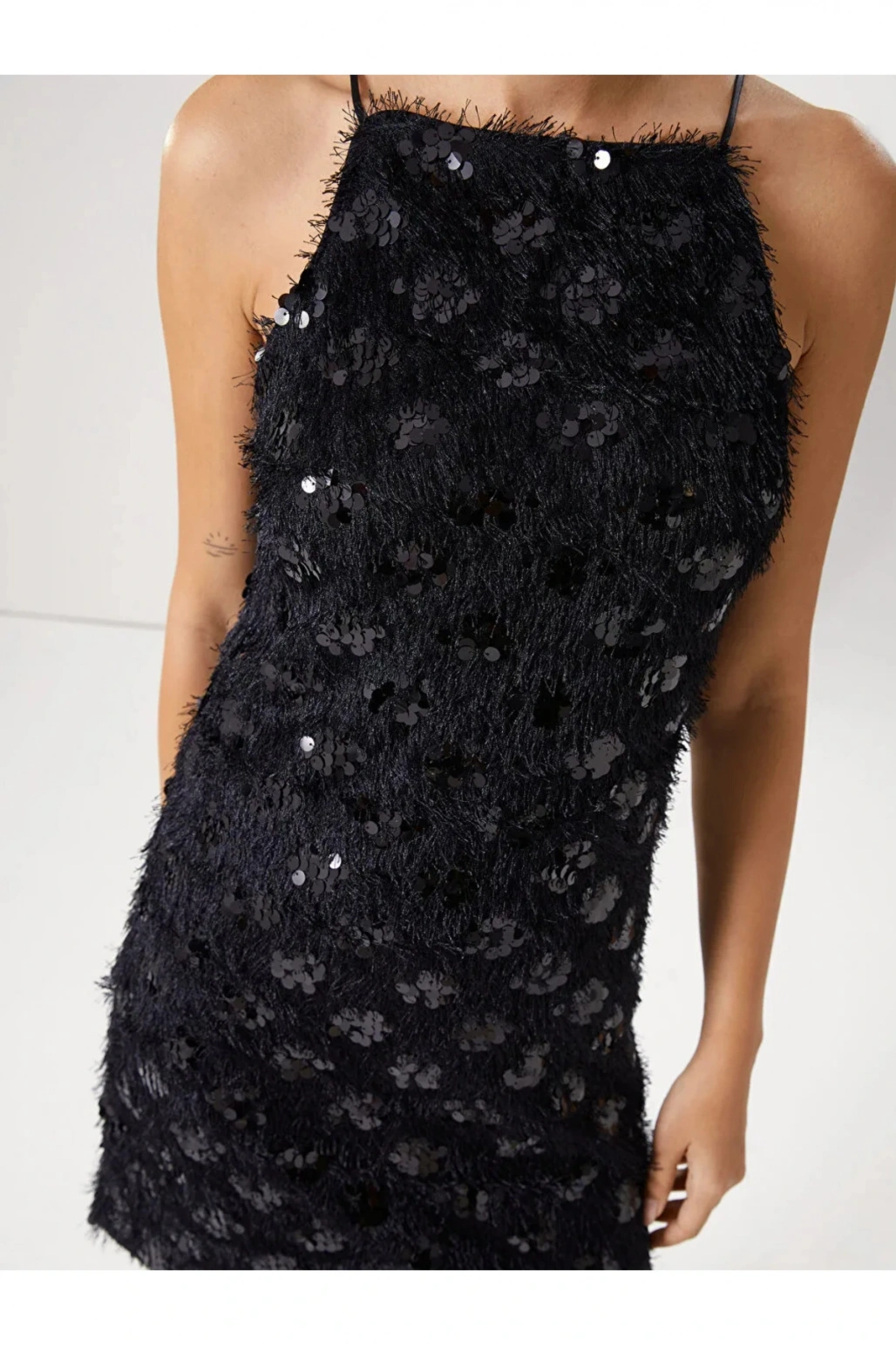 LCW Vision Siyah Kare Yaka Pul İşlemeli Askılı Kadın Elbise