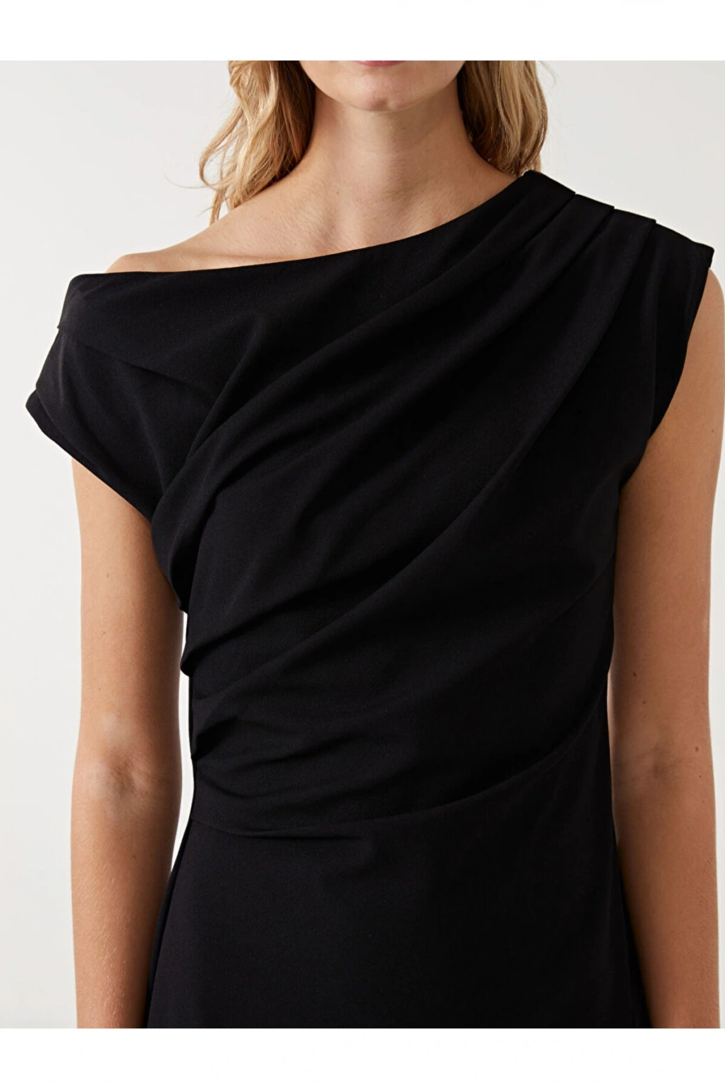 LCW Vision Siyah Kayık Yaka Kadın Elbise