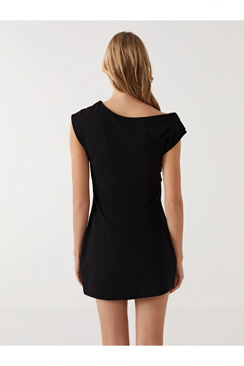 LCW Vision Siyah Kayık Yaka Kadın Elbise