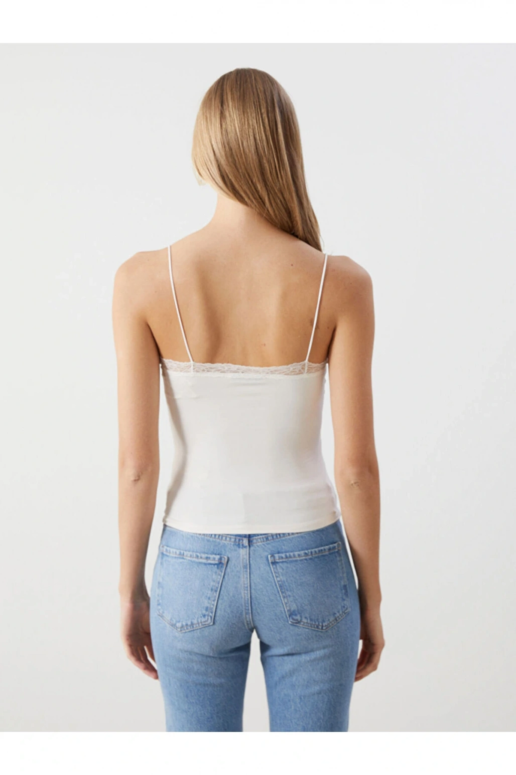 LCW Vision V Yaka Dantel Detaylı Crop Kadın Bluz