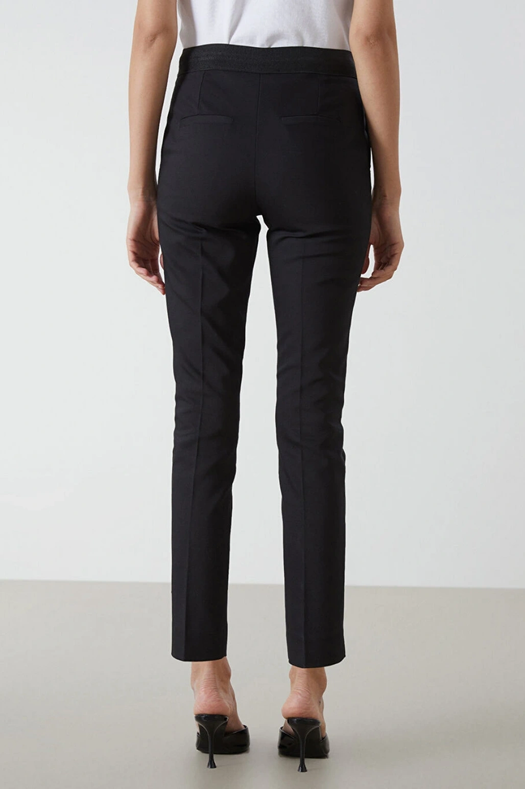 LCW Vision Yeni Siyah Beli Lastikli Havuç Kesim Kadın Pantolon