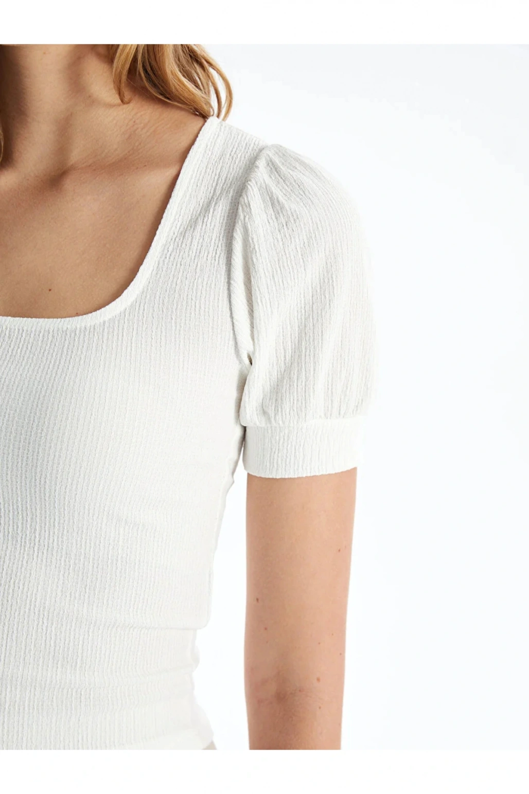 LCW Vision Kare Yaka Düz Kısa Kollu Kadın Bluz