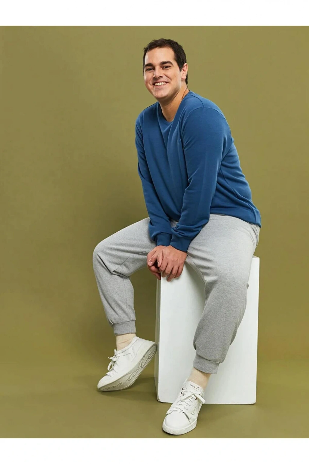 LCWAIKIKI Basic Indigo Büyük Beden Bisiklet Yaka Uzun Kollu Basic Erkek Sweatshirt