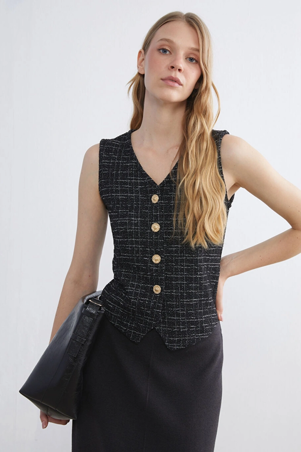 LCWAIKIKI Basic Siyah V Yaka Ekose Kadın Yelek