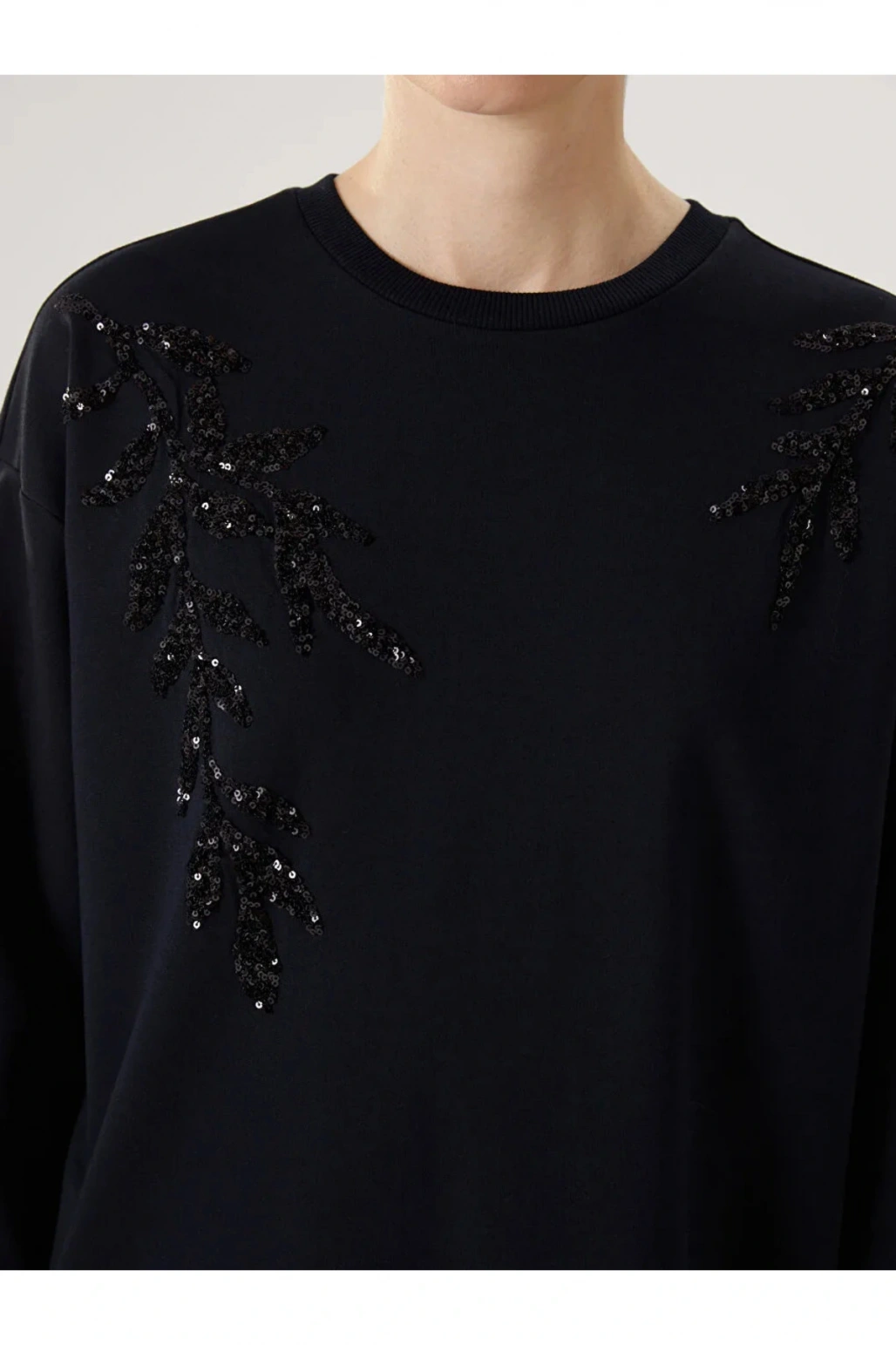 LCWAIKIKI Basic Siyah Bisiklet Yaka Pul İşlemeli Oversize Kadın Sweatshirt Tunik