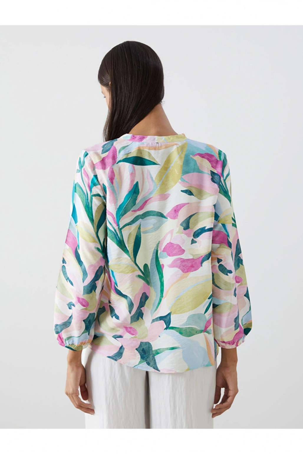LCWAIKIKI Classic Bağlamalı Yaka Çiçekli Kadın Bluz