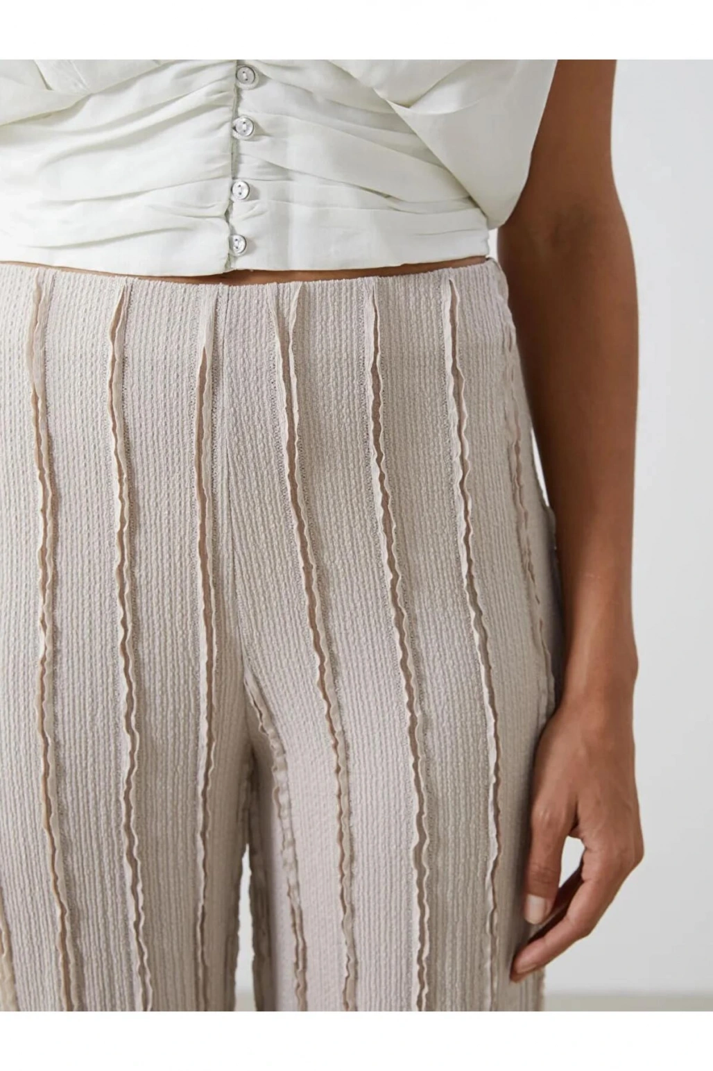 LCWAIKIKI Classic BEJ Beli Lastikli Dokulu Geniş Paça Kadın Pantolon