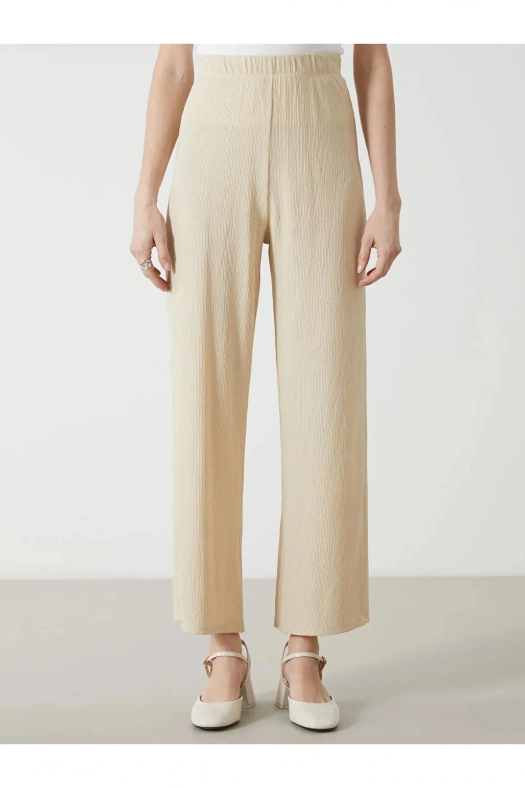 LCWAIKIKI Classic Bej Beli Lastikli Dokulu Kadın Pantolon