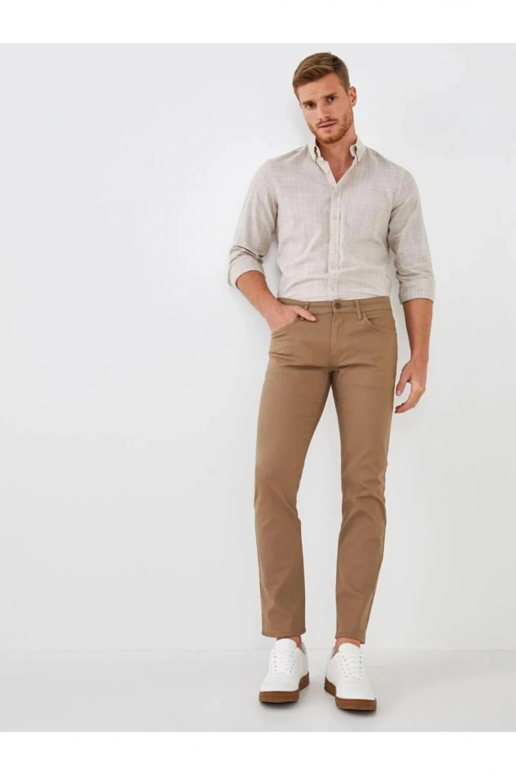LCWAIKIKI Classic Bej Dar Kalıp Gabardin Erkek Chino Pantolon