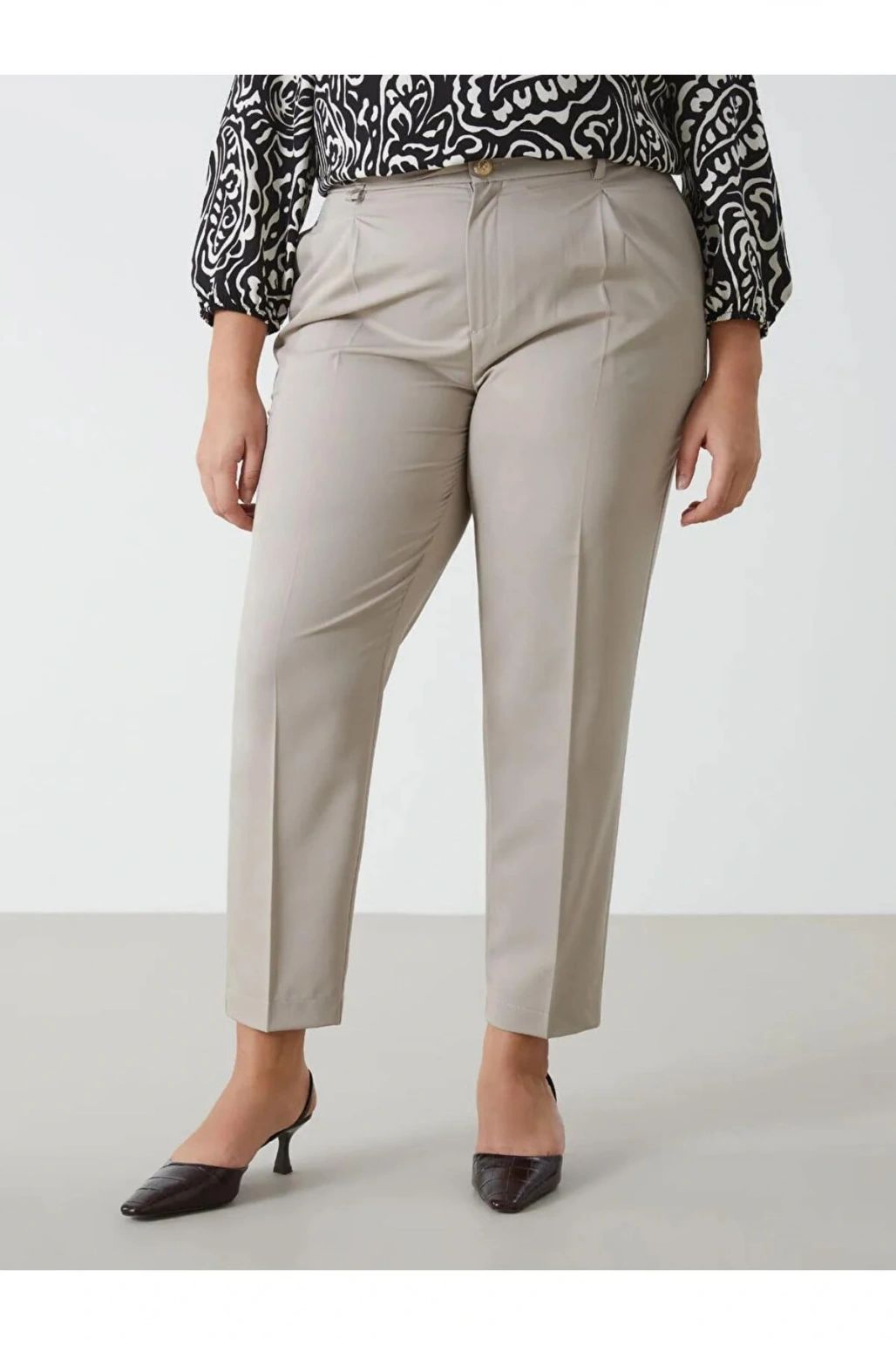 LCWAIKIKI Classic Bej Loose Fit Kadın Pantolon