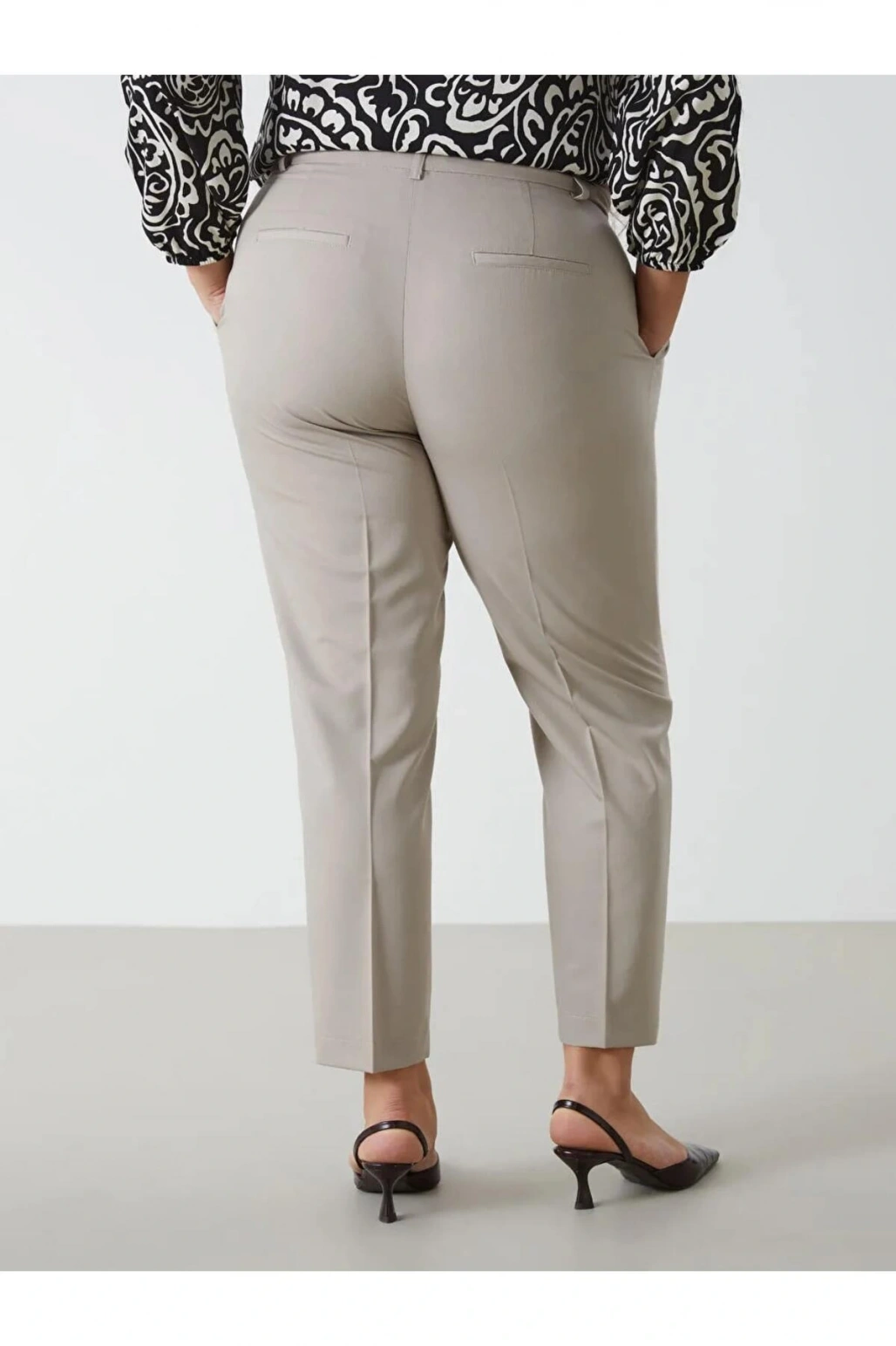 LCWAIKIKI Classic Bej Loose Fit Kadın Pantolon