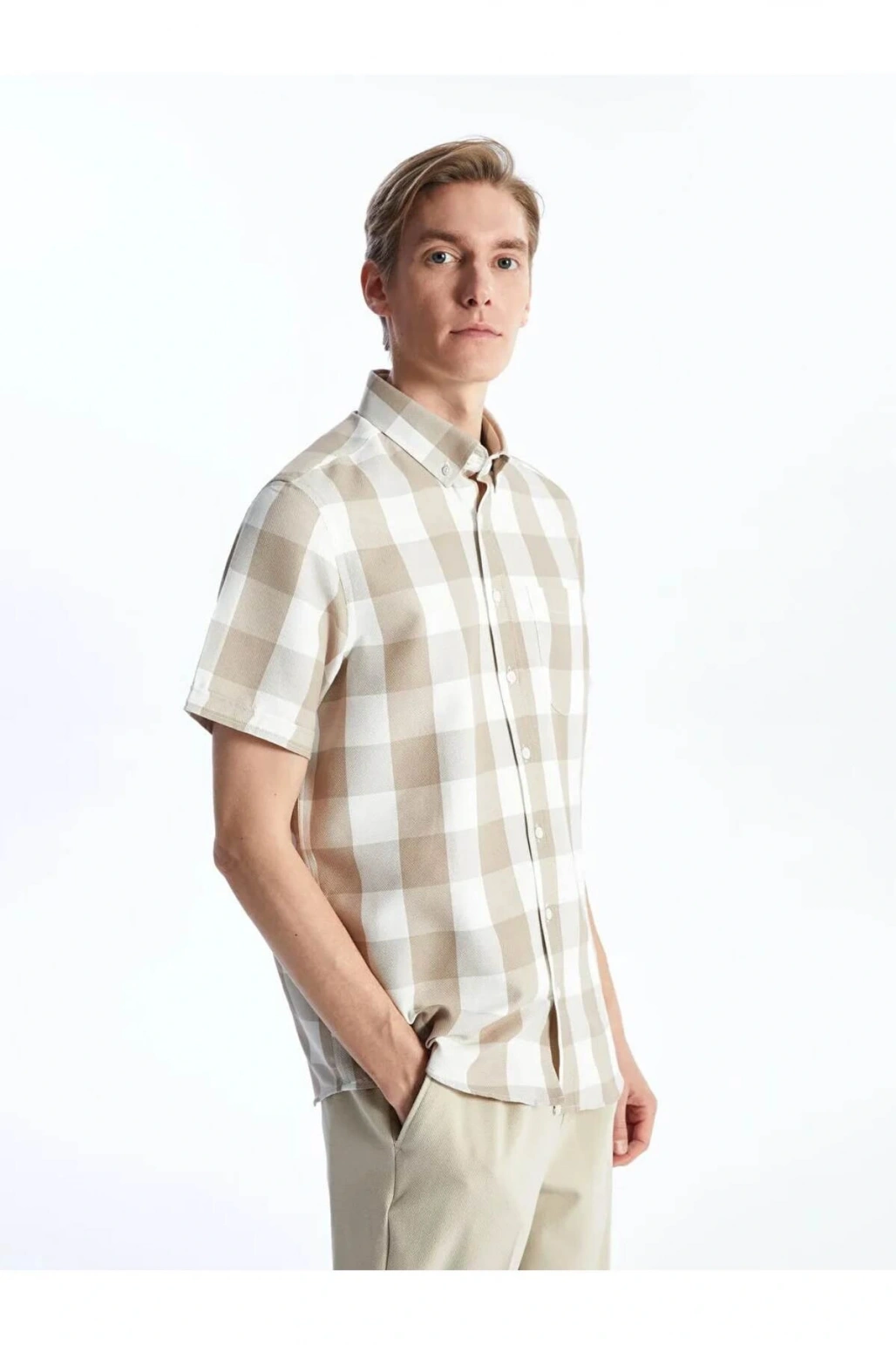 LCWAIKIKI Classic Bej Regular Fit Kısa Kollu Ekose Armürlü Erkek Gömlek