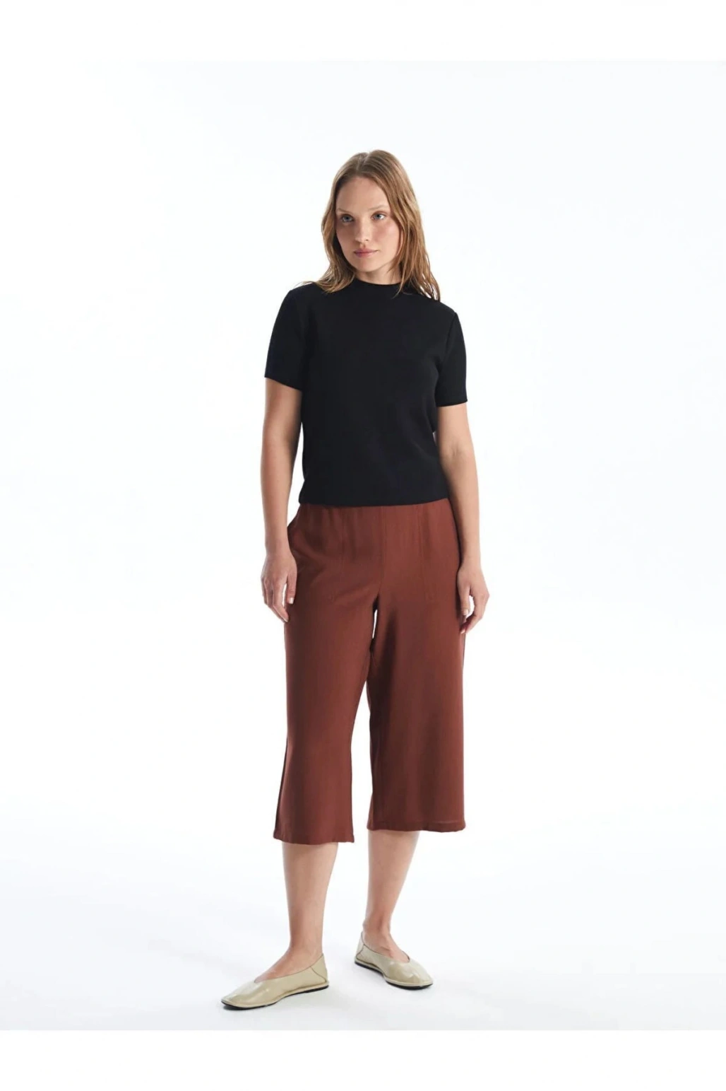 LCWAIKIKI Classic Beli Lastikli Rahat Kalıp Kadın Kapri