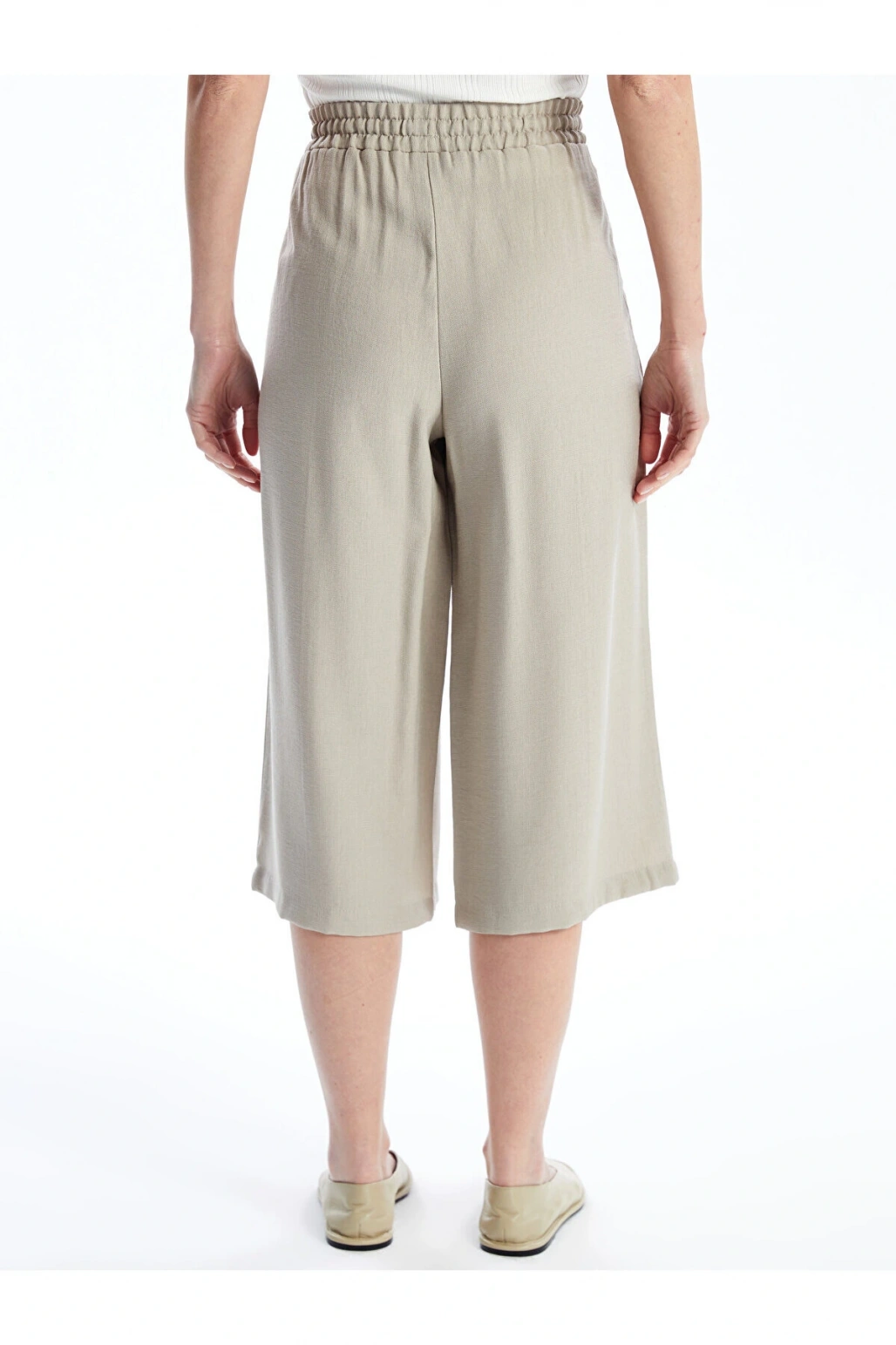 LCWAIKIKI Classic Beli Lastikli Rahat Kalıp Kadın Kapri