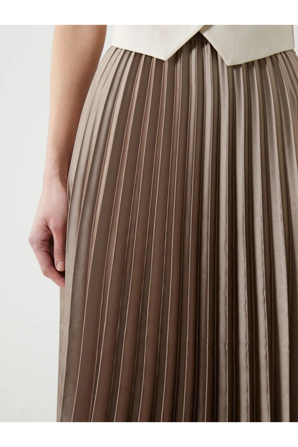 LCWAIKIKI Classic  Beli Lastikli Saten Kadın Pileli Etek