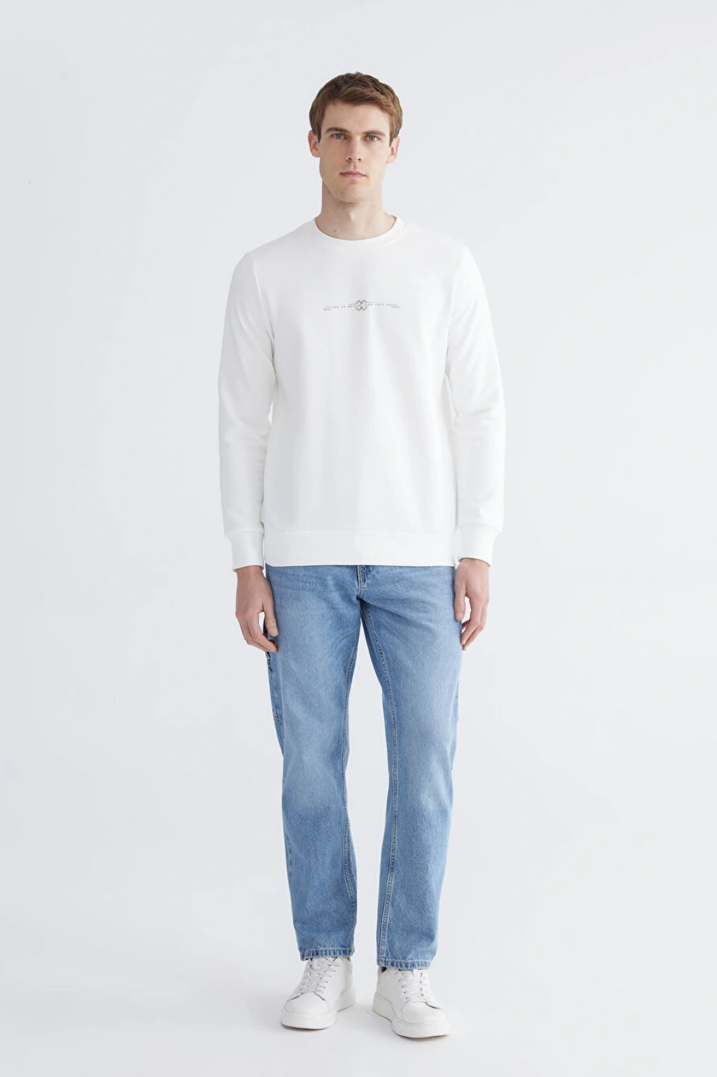 LCWAIKIKI Classic Ekru Bisiklet Yaka Baskılı Erkek Kalın Sweatshirt