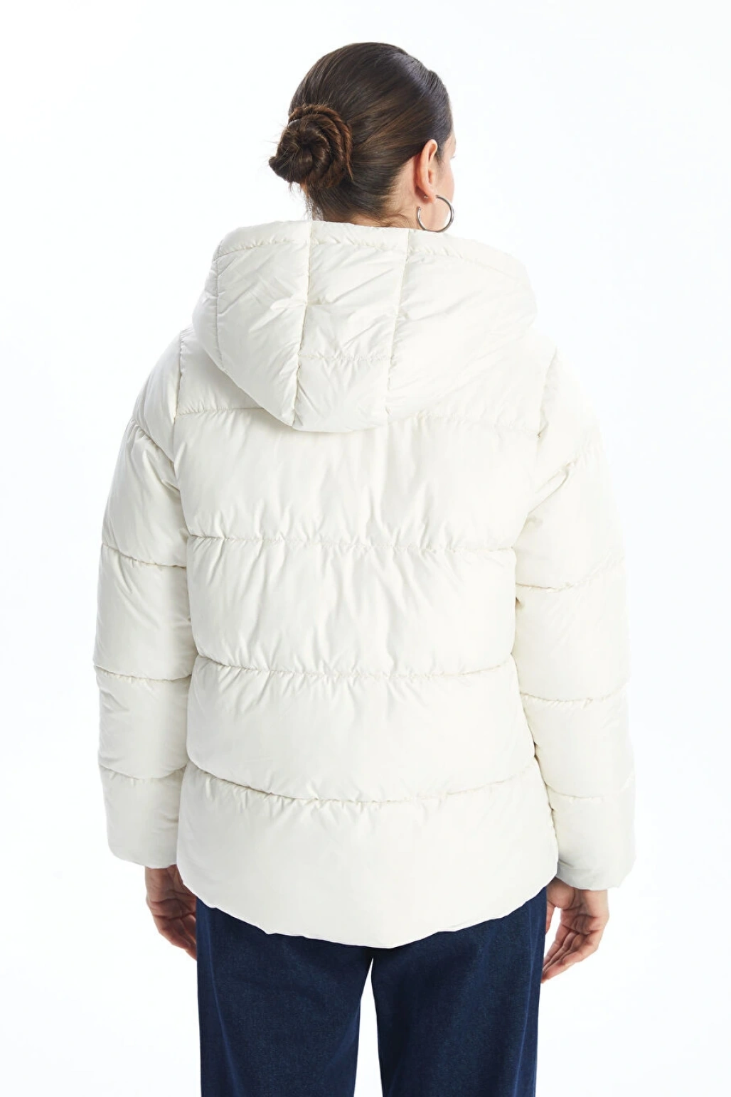 LCWAIKIKI Classic Ekru Kapüşonlu Kadın Şişme Mont