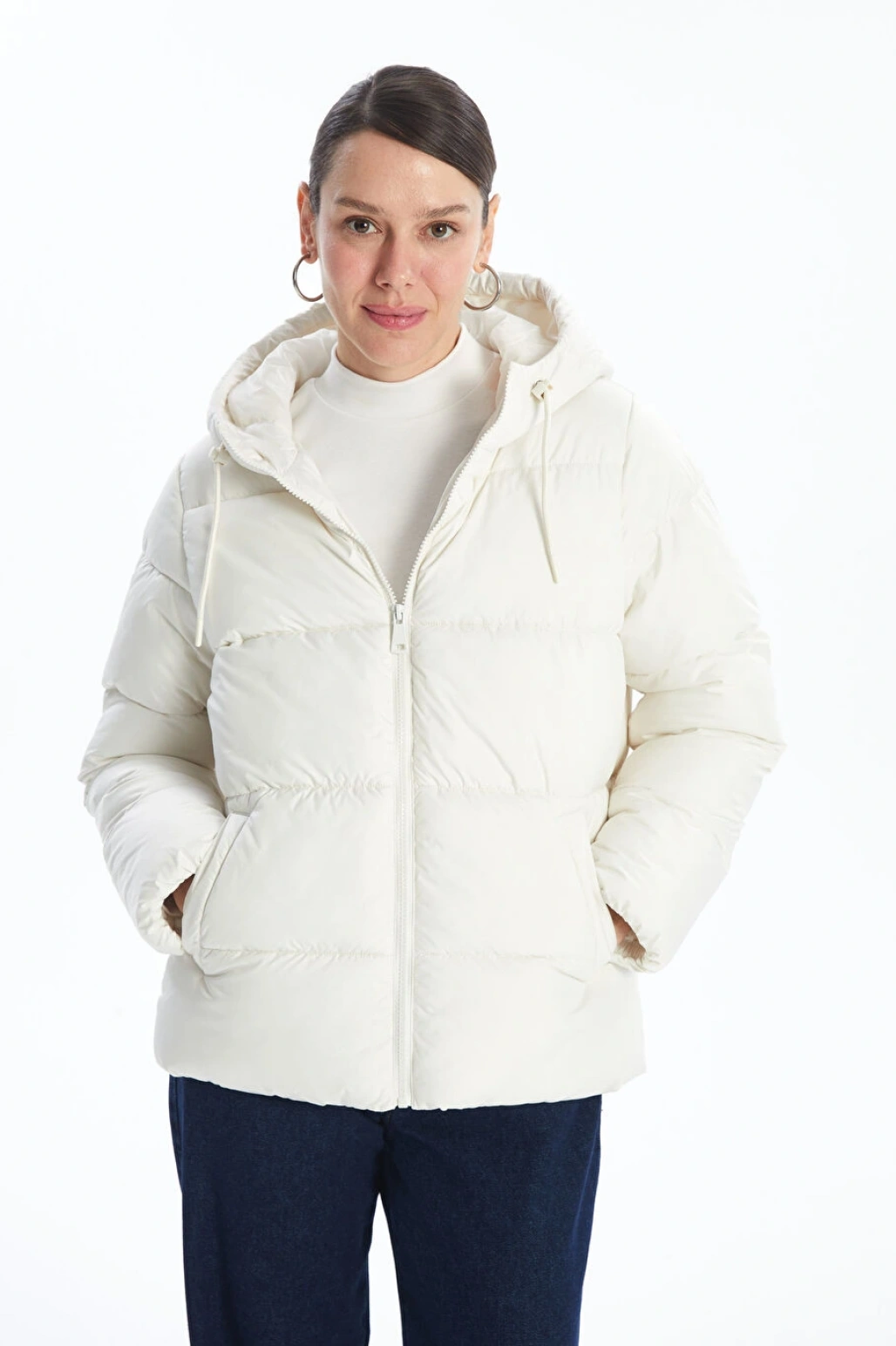 LCWAIKIKI Classic Ekru Kapüşonlu Kadın Şişme Mont