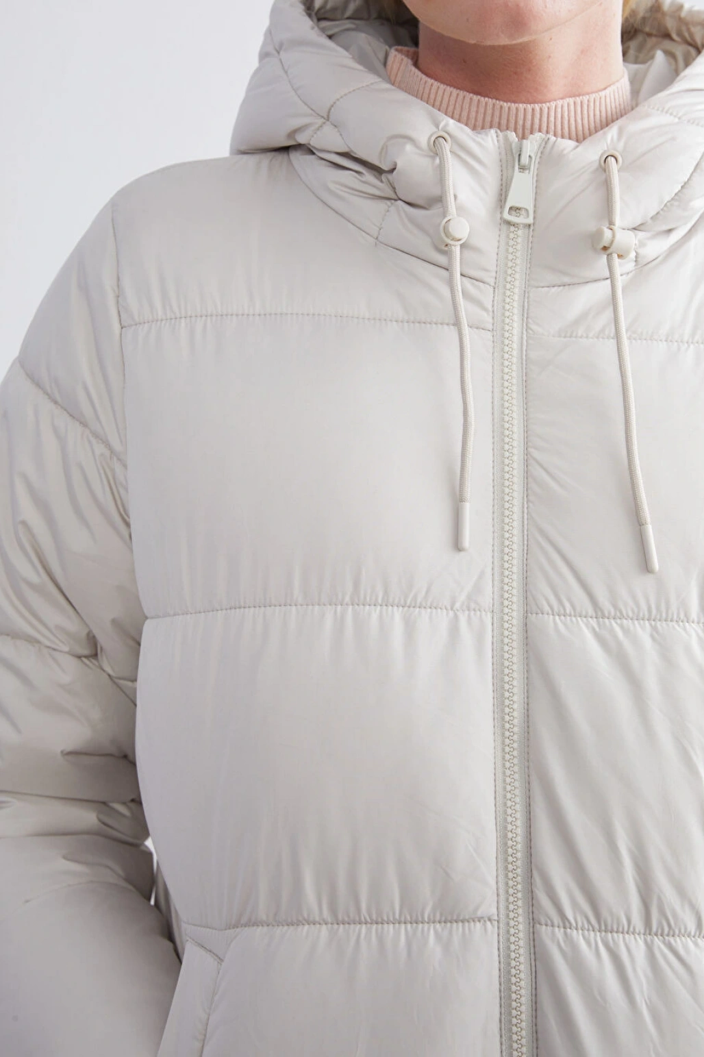 LCWAIKIKI Classic Ekru Kapüşonlu Kadın Şişme Mont