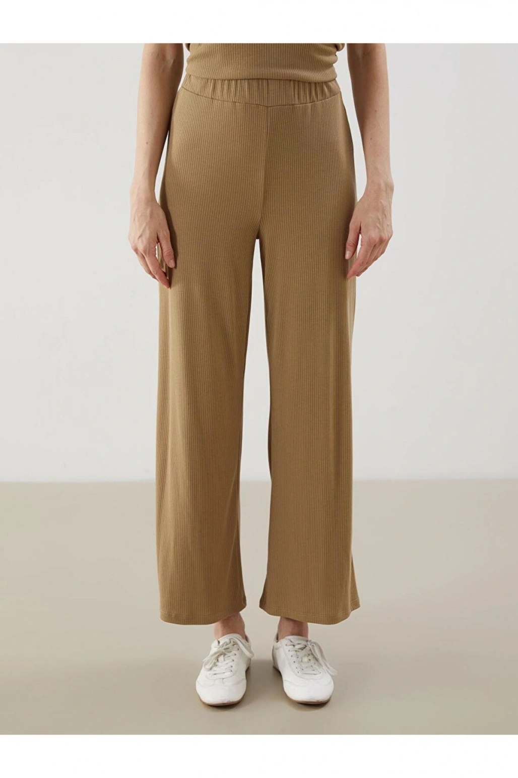 LCWAIKIKI Classic Haki Beli Lastikli Geniş Paça Kadın Pantolon