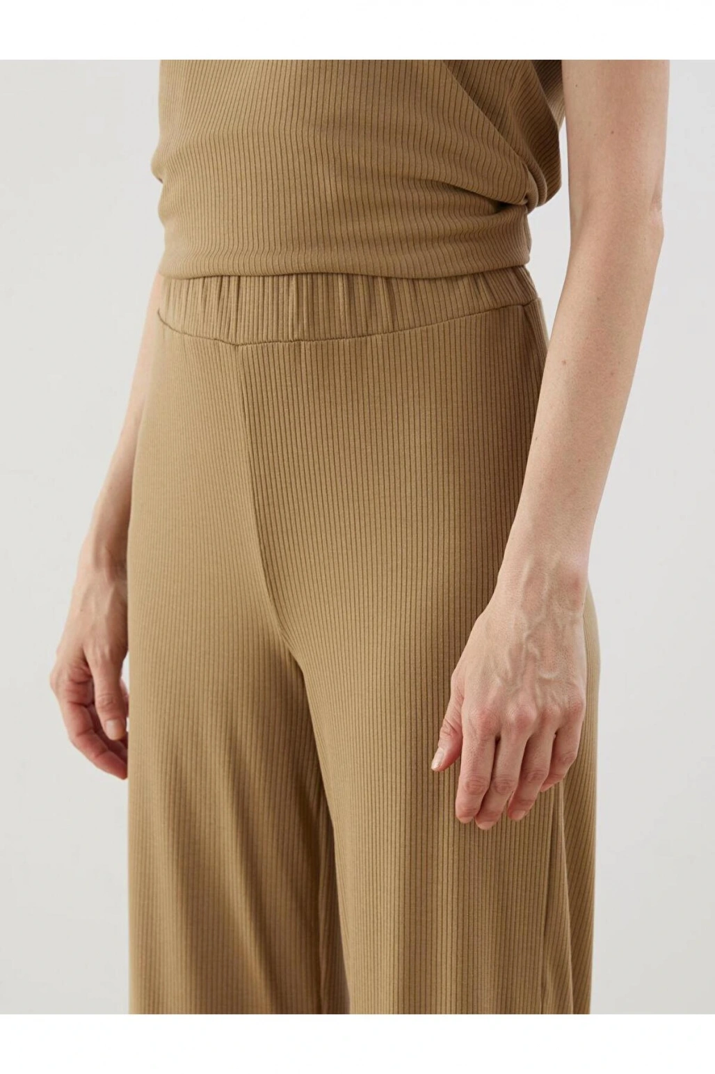 LCWAIKIKI Classic Haki Beli Lastikli Geniş Paça Kadın Pantolon