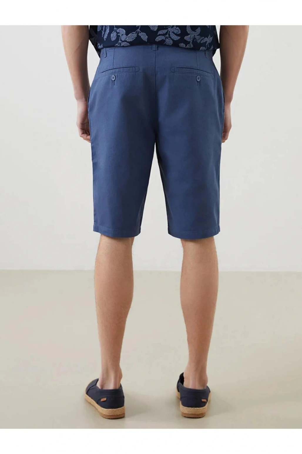 LCWAIKIKI Classic Indigo Standart Kalıp Gabardin Erkek Şort