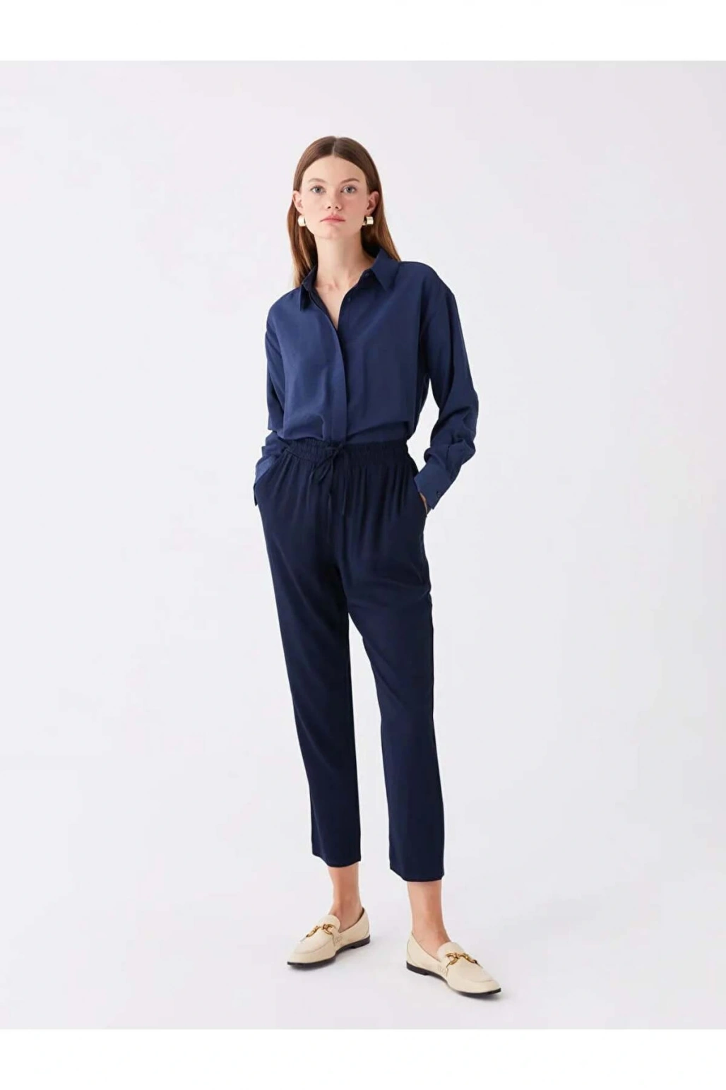 LCWAIKIKI Classic Lacivert Beli Lastikli Rahat Kalıp Kadın Pantolon