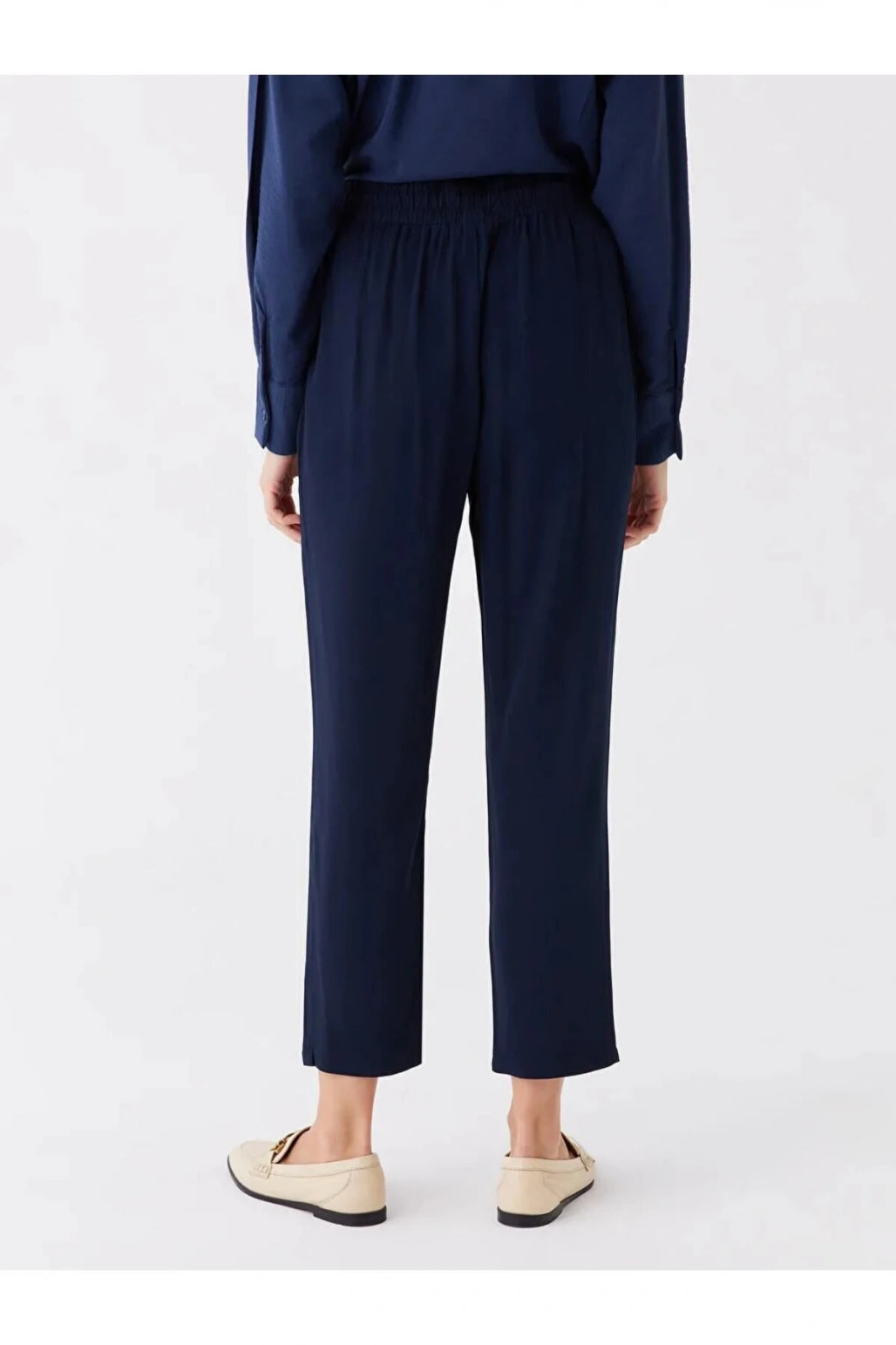 LCWAIKIKI Classic Lacivert Beli Lastikli Rahat Kalıp Kadın Pantolon