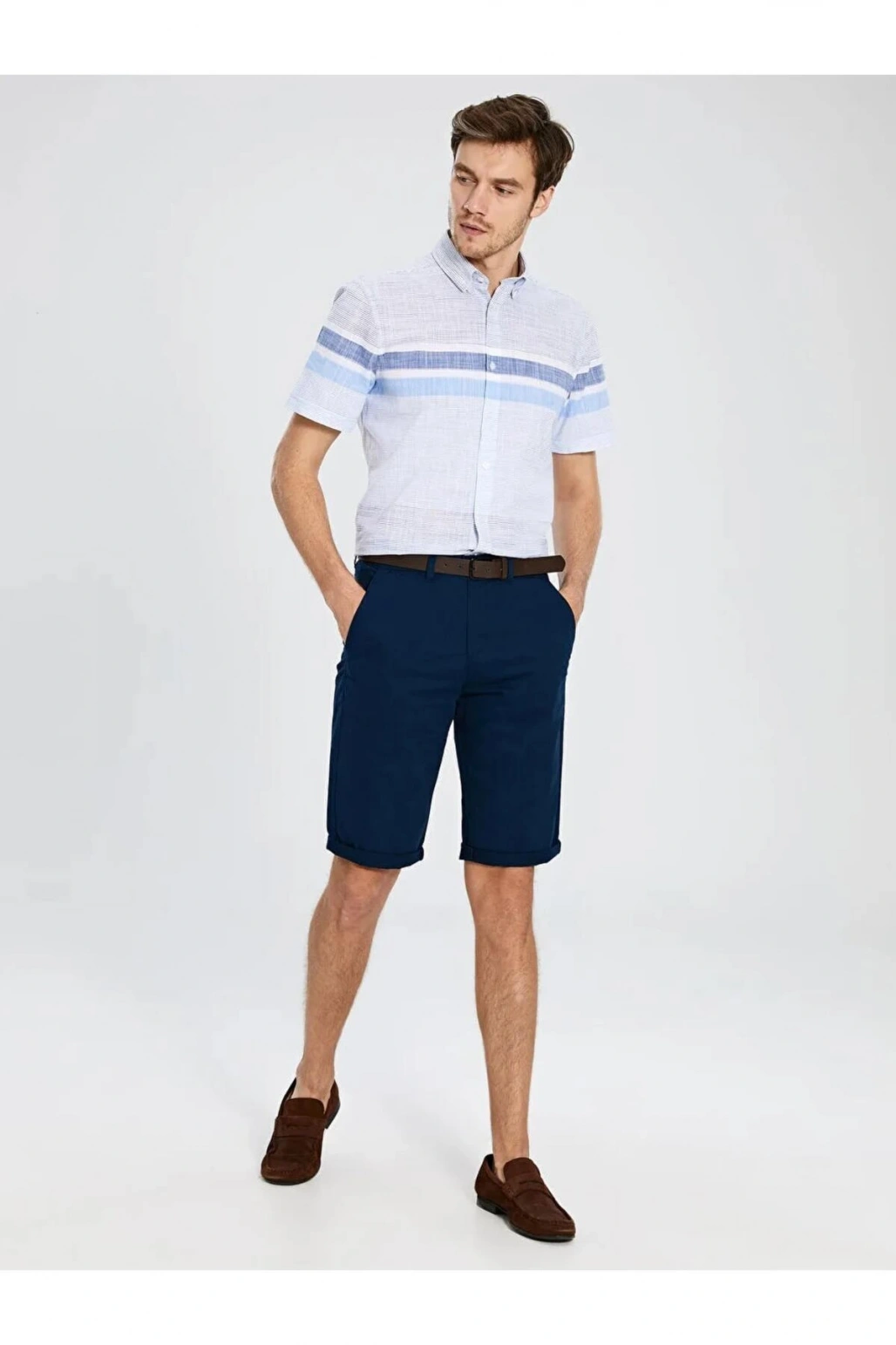 LCWAIKIKI Classic Lacivert Standart Kalıp Gabardin Erkek Şort