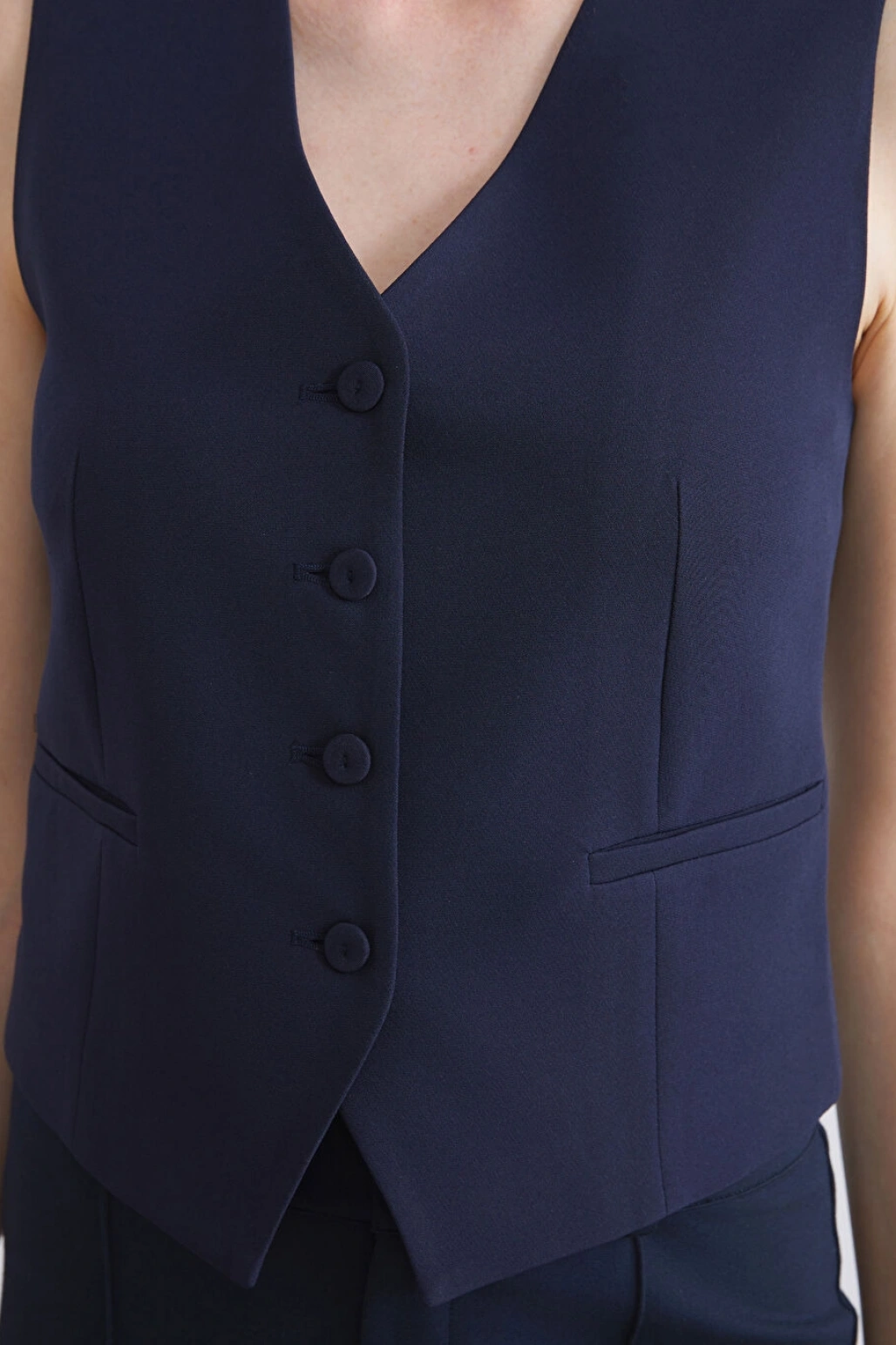 LCWAIKIKI Classic Lacivert V Yaka Kadın Klasik Yelek