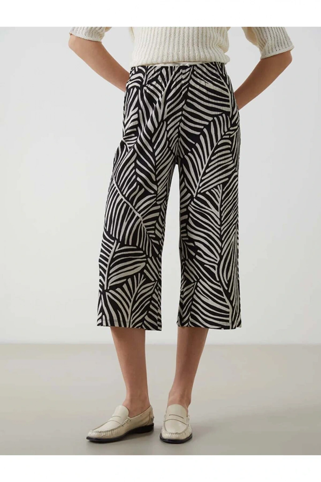 LCWAIKIKI Classic Siyah Beli Lastikli Desenli Kadın Kapri