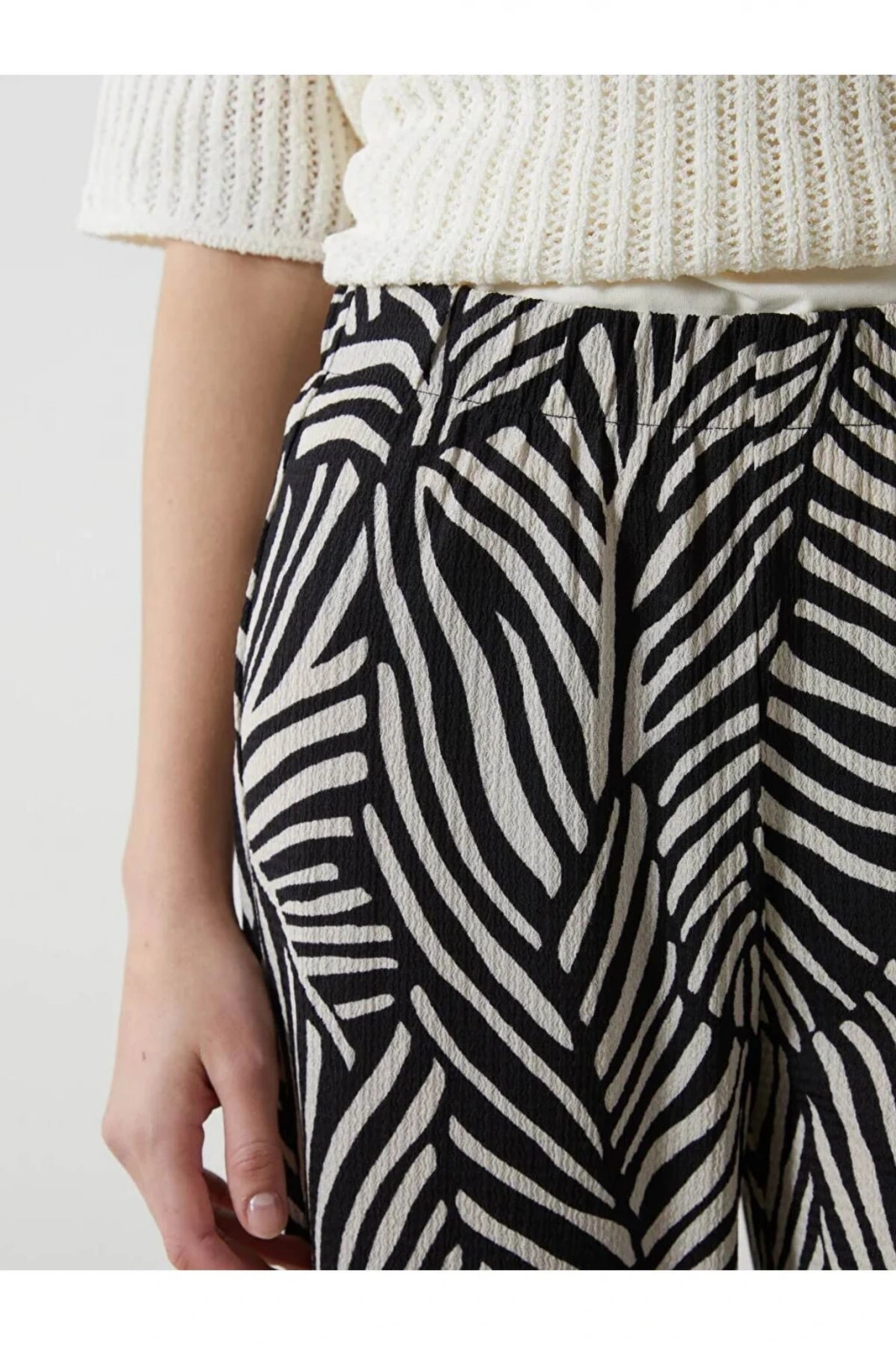 LCWAIKIKI Classic Siyah Beli Lastikli Desenli Kadın Kapri