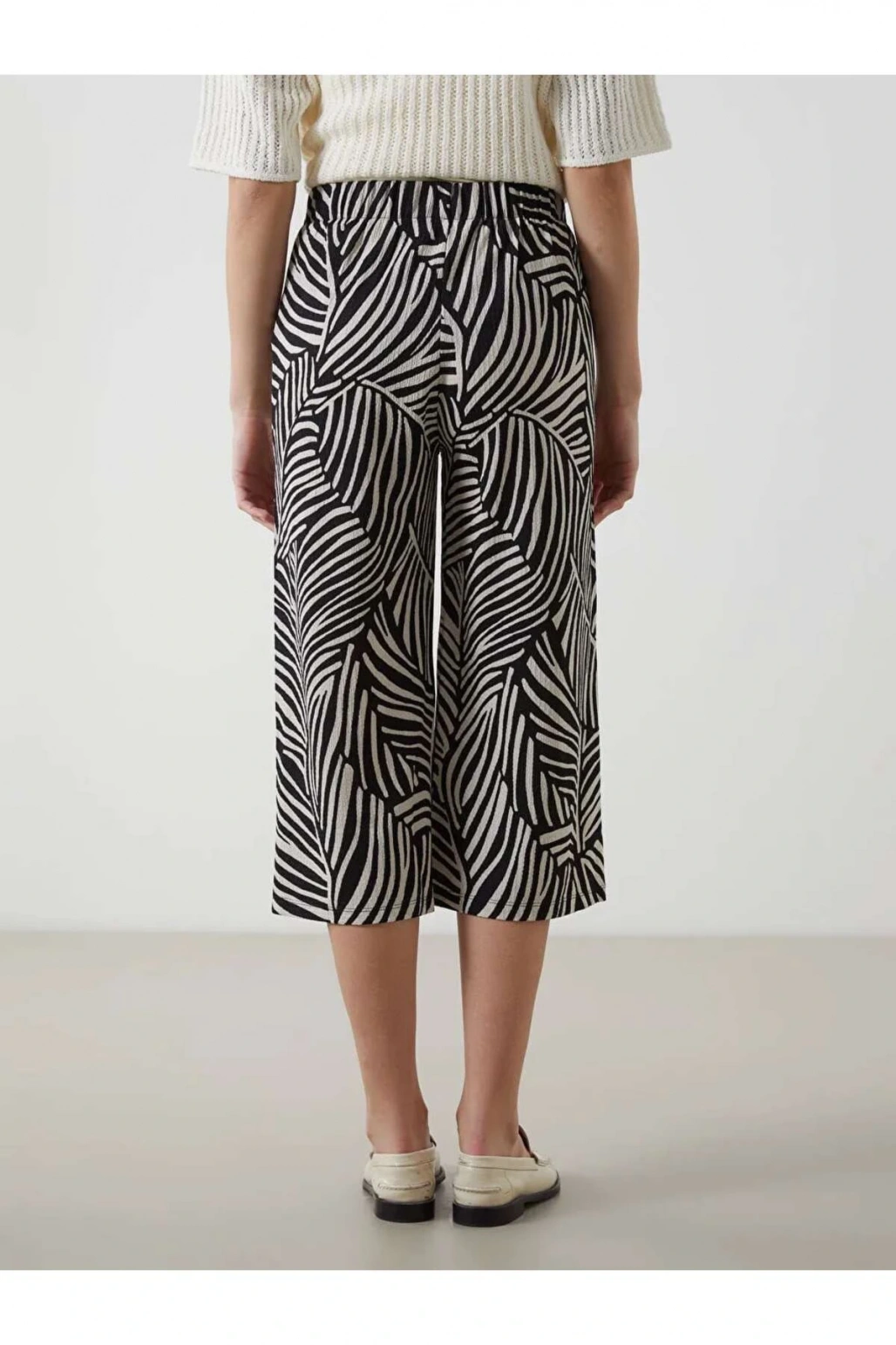 LCWAIKIKI Classic Siyah Beli Lastikli Desenli Kadın Kapri