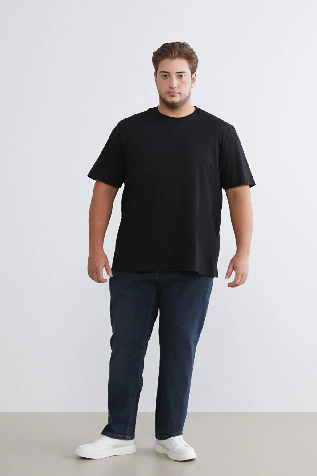 LCWAIKIKI Classic Siyah Bisiklet Yaka Penye Erkek Tişört