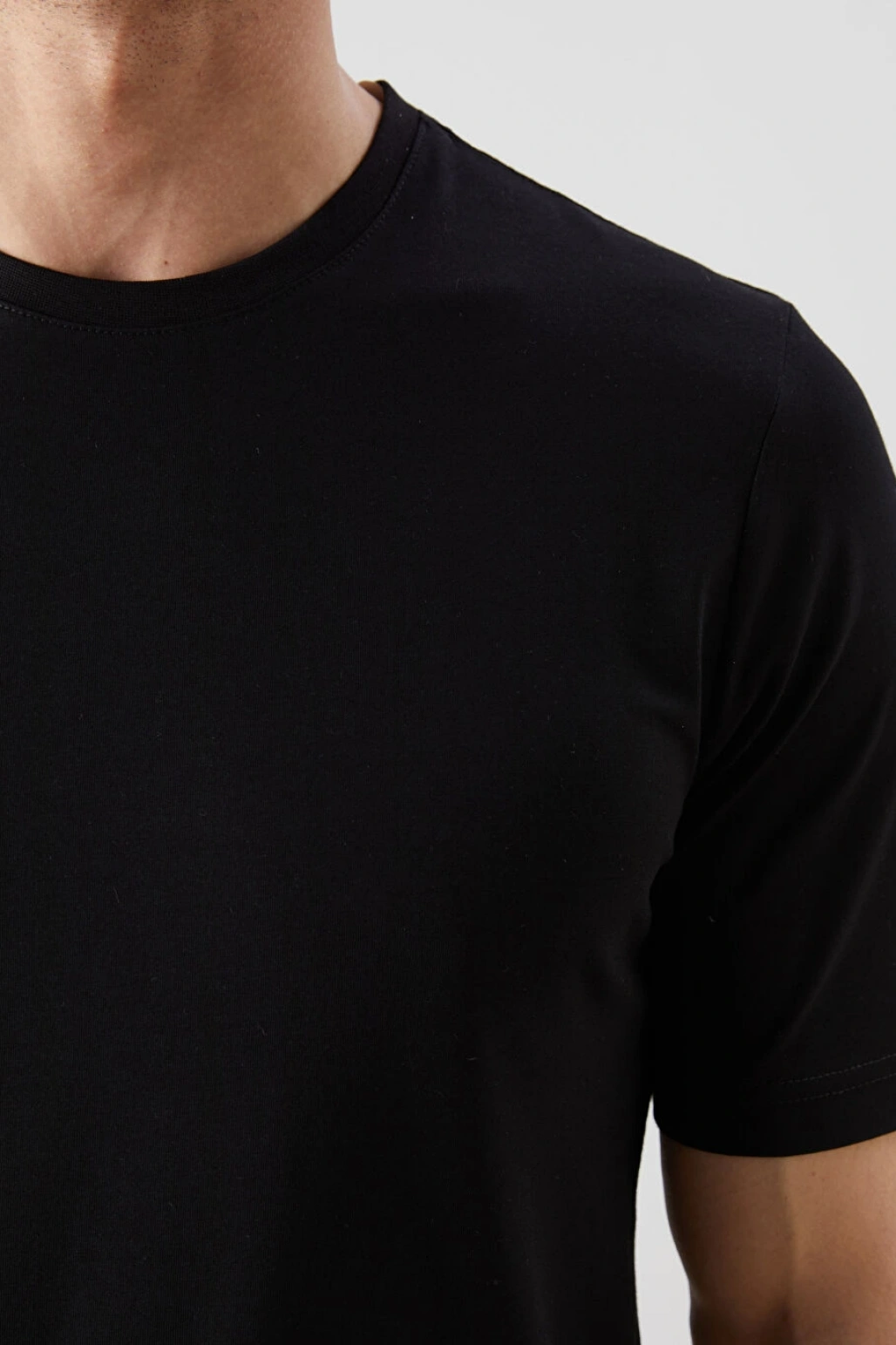 LCWAIKIKI Classic Siyah Bisiklet Yaka Penye Erkek Tişört