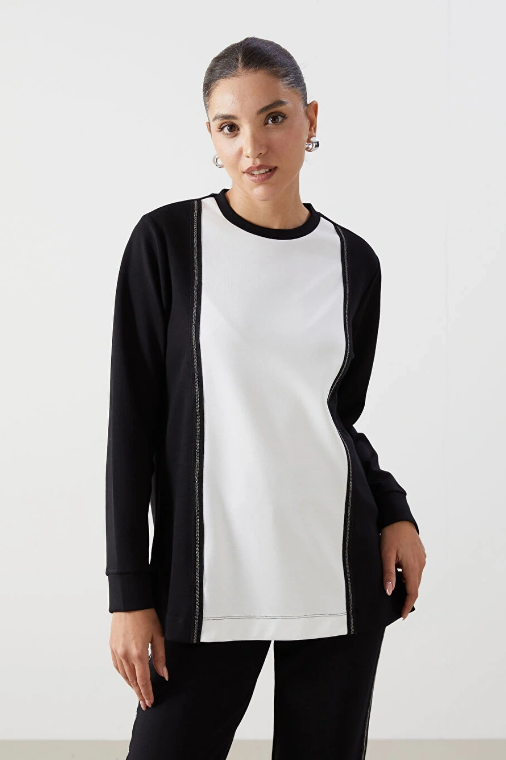 LCWAIKIKI Classic Siyah Bisiklet Yaka Renk Bloklu Kadın Sweatshirt Tunik