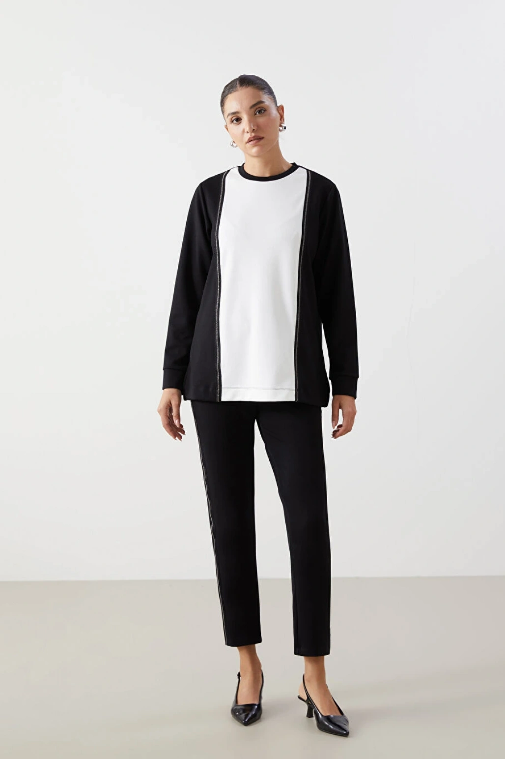 LCWAIKIKI Classic Siyah Bisiklet Yaka Renk Bloklu Kadın Sweatshirt Tunik