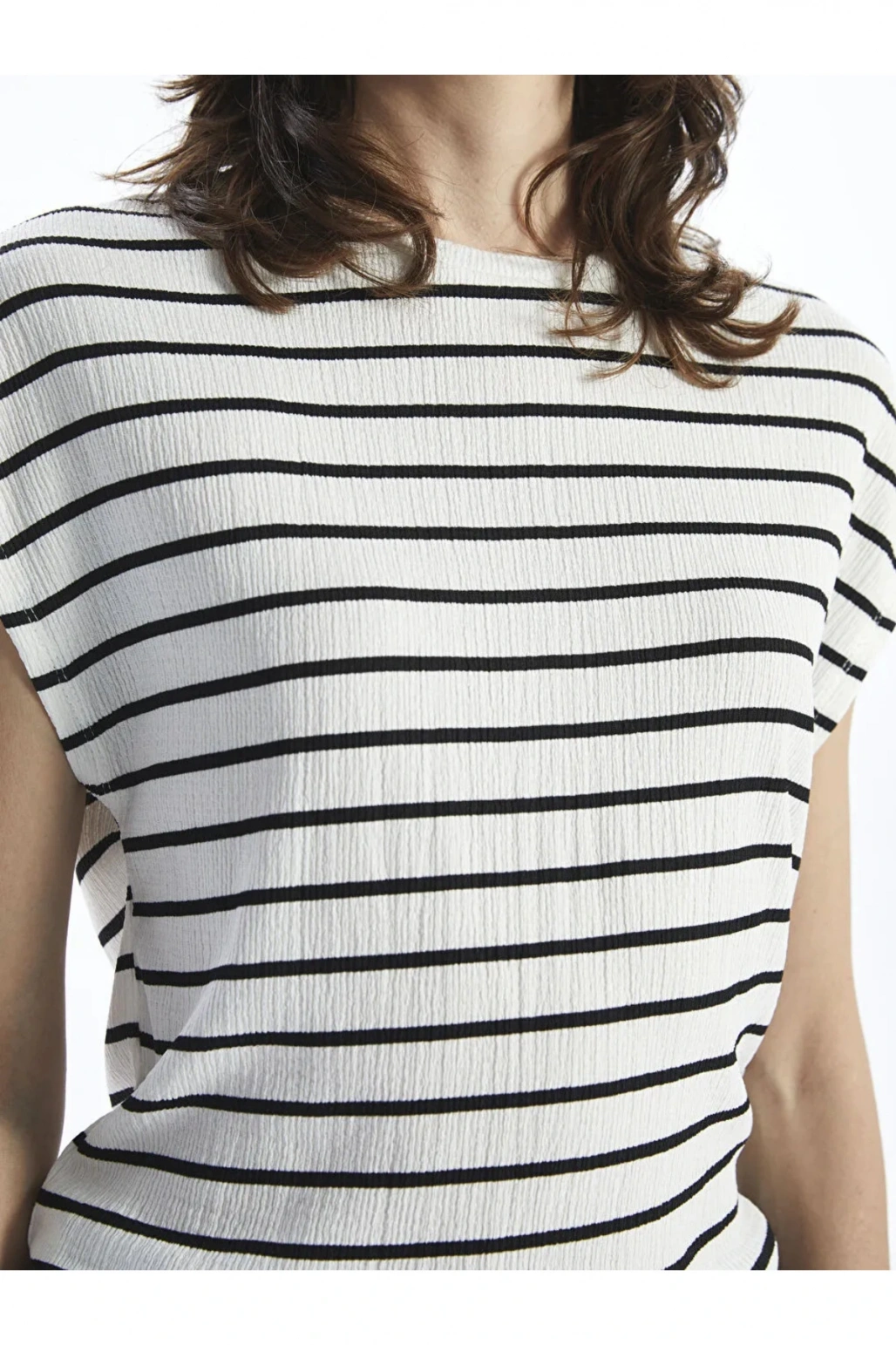 LCWAIKIKI Classic Siyah Çizgili  Bisiklet Yaka Çizgili Kadın Tişört