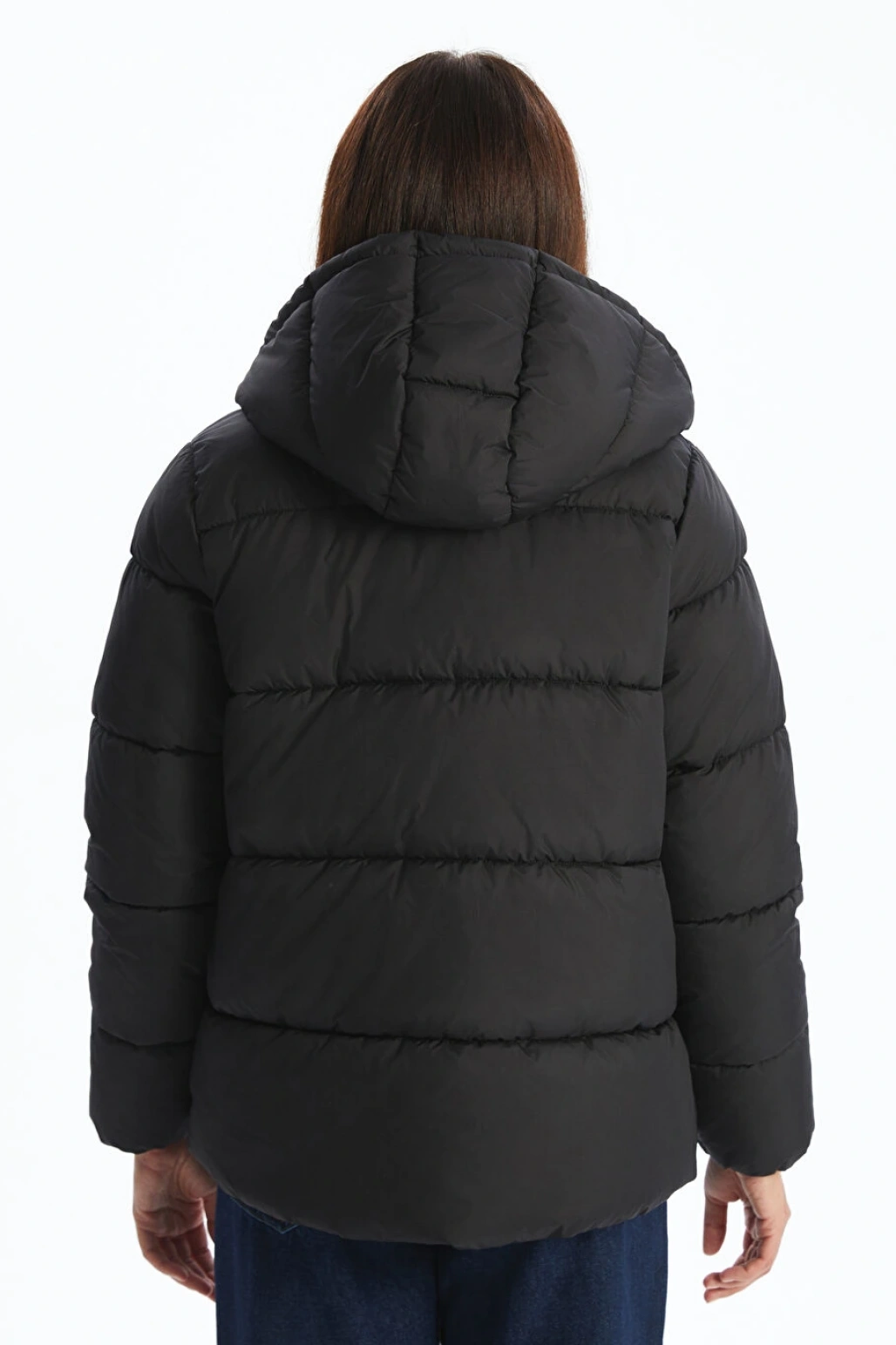 LCWAIKIKI Classic Siyah Kapüşonlu Kadın Şişme Mont